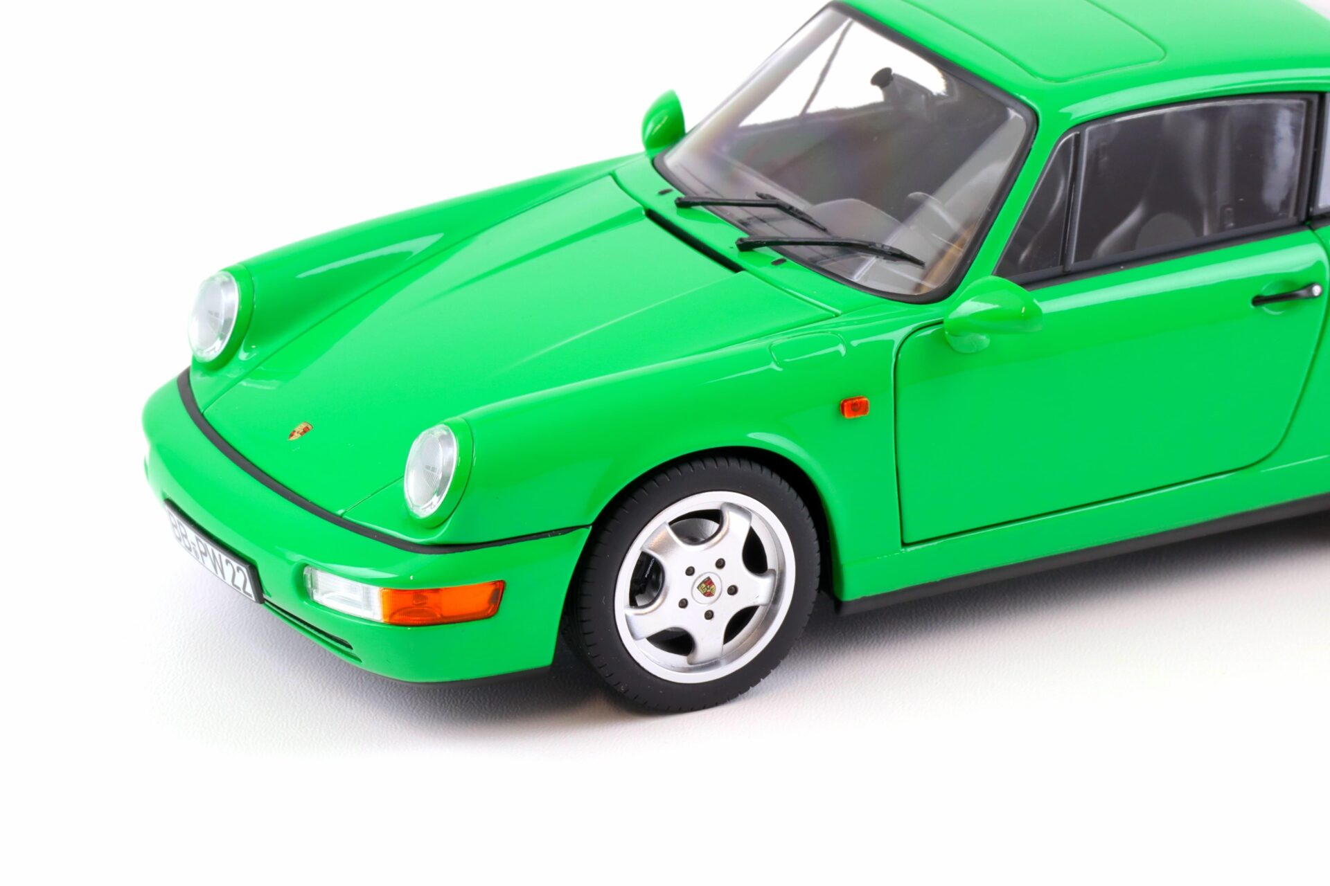 1:18 Norev Porsche 911 (964) Carrera 4 Coupe 1990 Signal green - Limited 504 pcs.