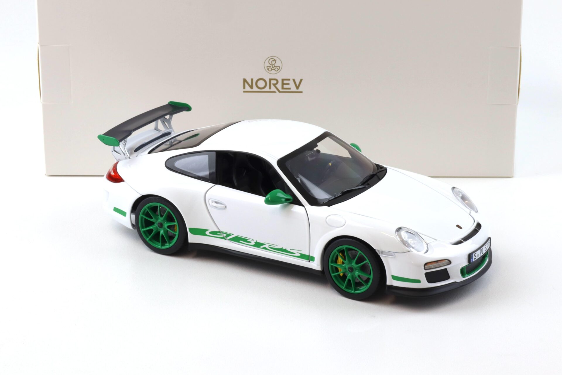 1:18 Norev Porsche 911 997.2 GT3 RS Coupe 2009 white/ green - Limited 300 pcs.