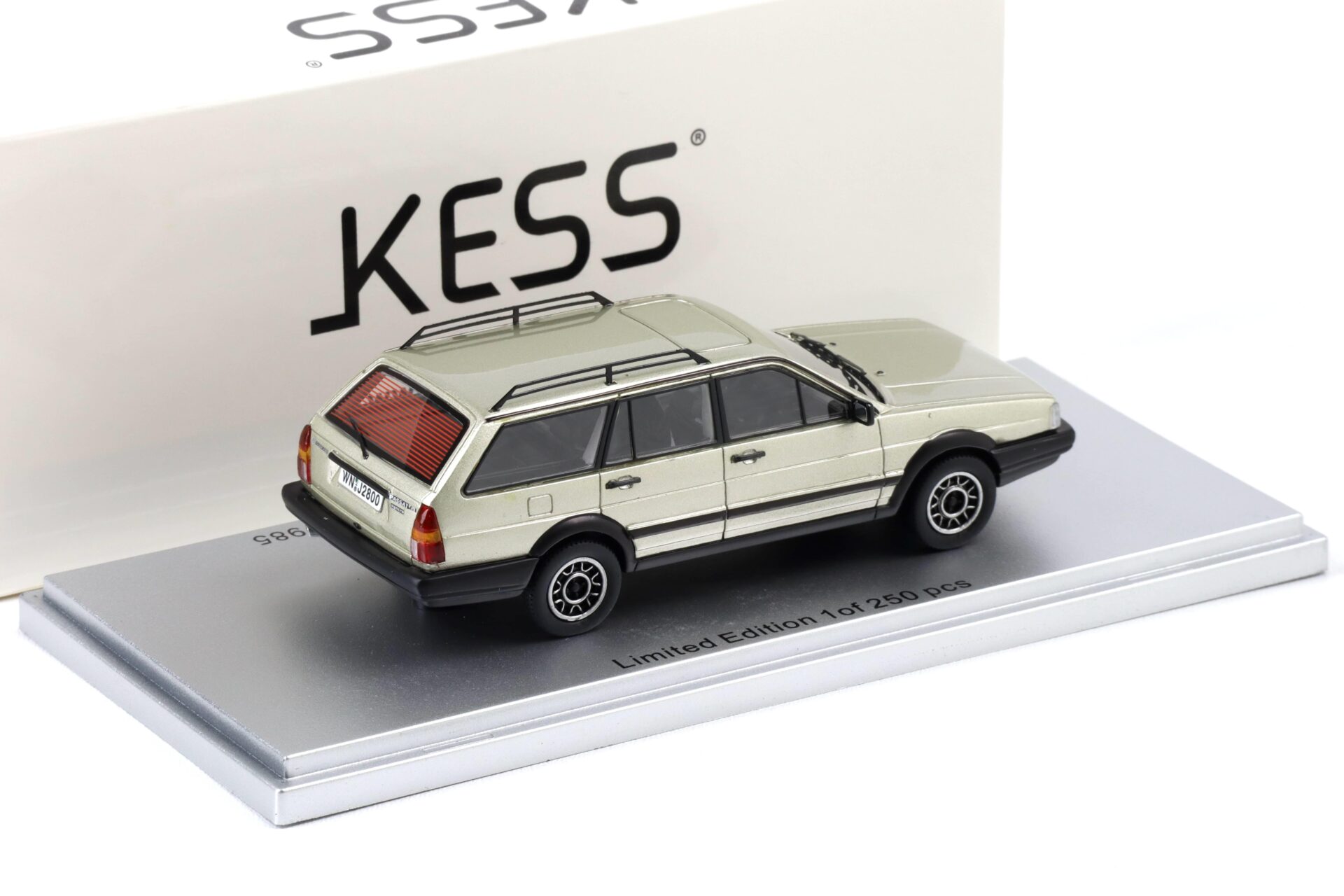 1:43 Kess Model VW Passat B2 Variant GT 2.0i Syncro 1985 silver flash metallic