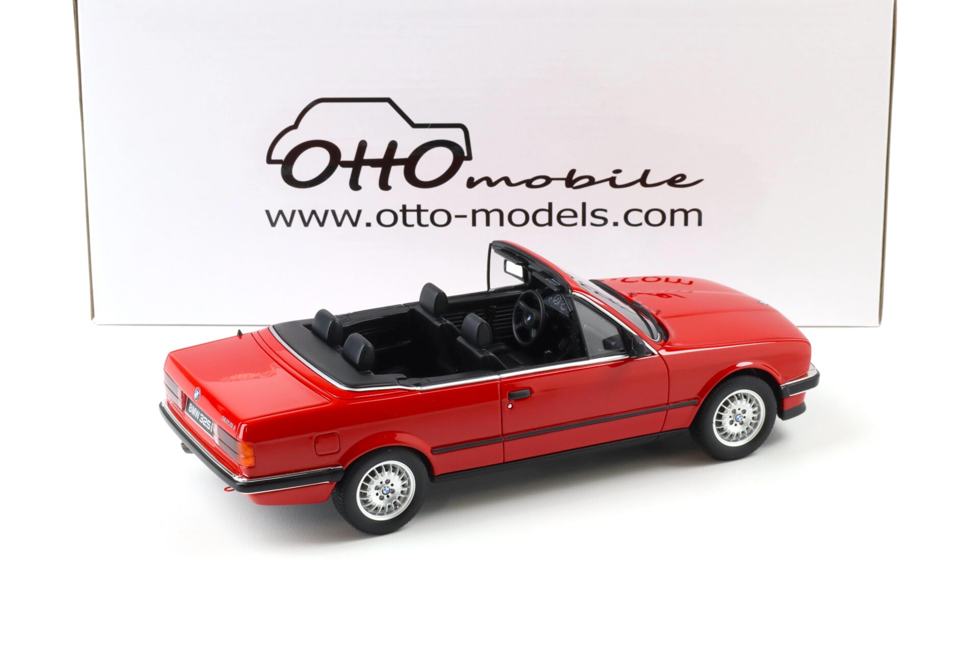 1:18 OTTO mobile OT1194 BMW 325i E30 Convertible Bright red 1986