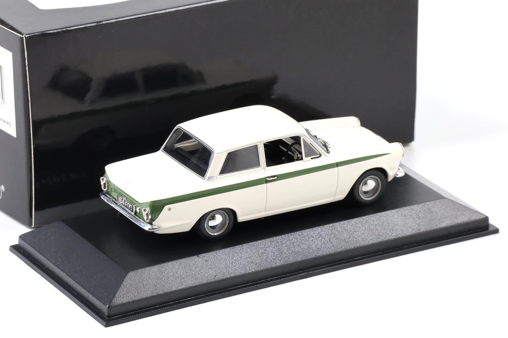 1:43 Minichamps Lotus Cortina MK 1 Ermine white/ Sherwood green 1963