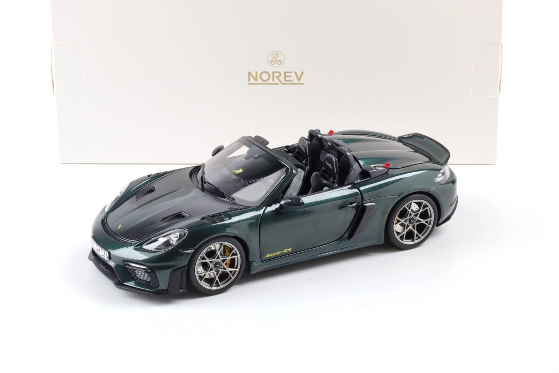 1:18 Norev Porsche 718 Spyder RS Weissach Package 2023 Forest green metallic