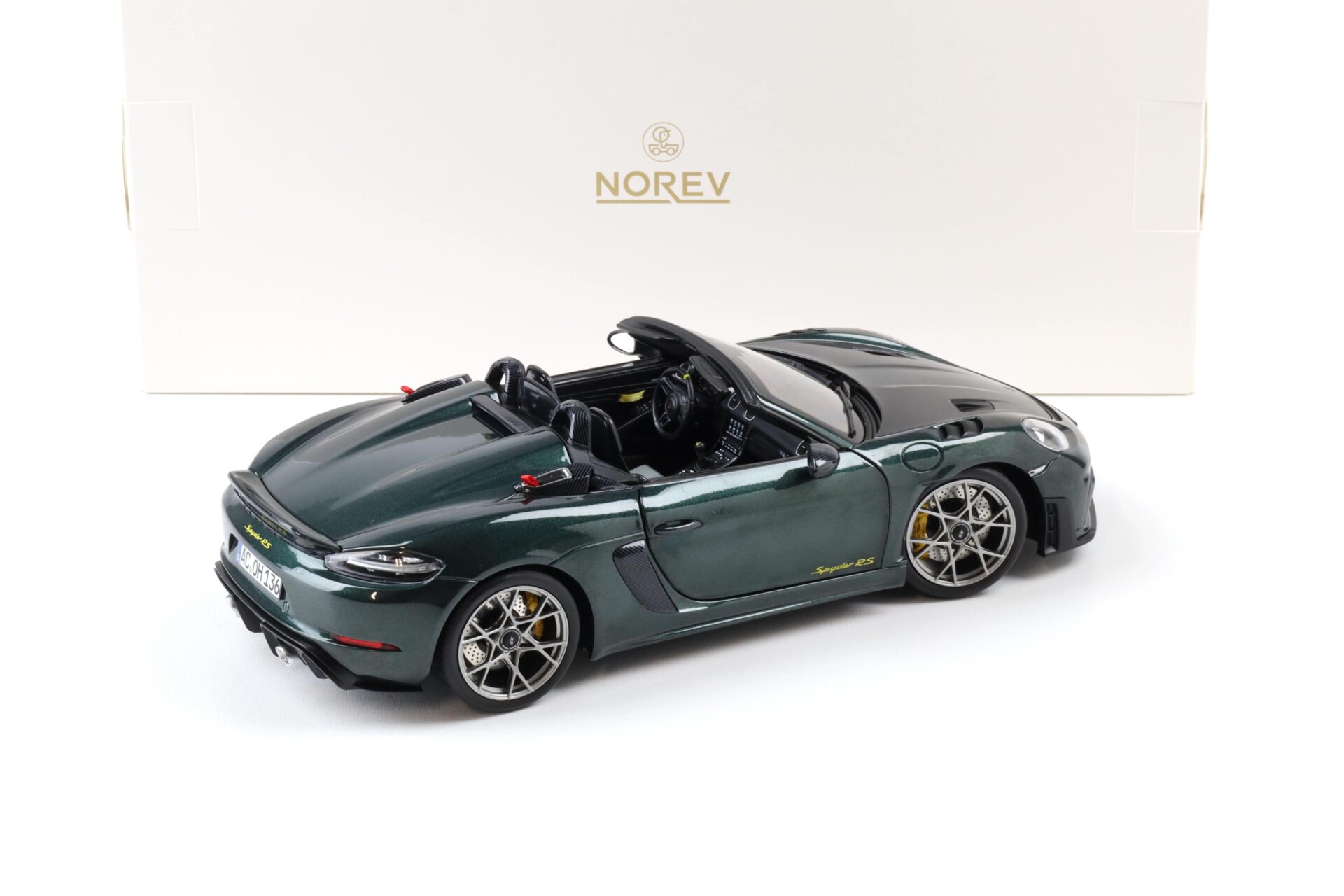 1:18 Norev Porsche 718 Spyder RS Weissach Package 2023 Forest green metallic