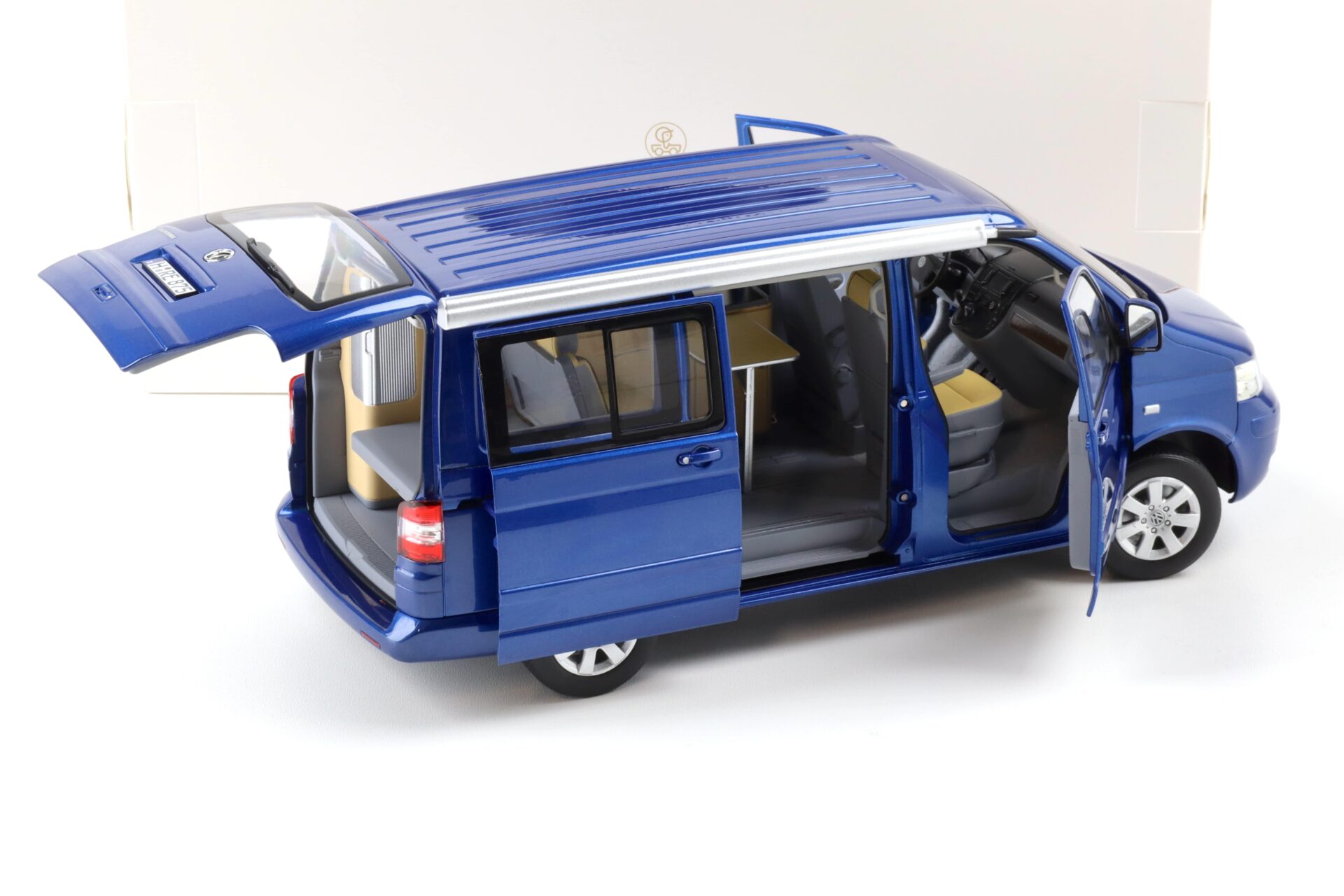 1:18 Norev VW T5 California 2003 Ravenna blue metallic 188607