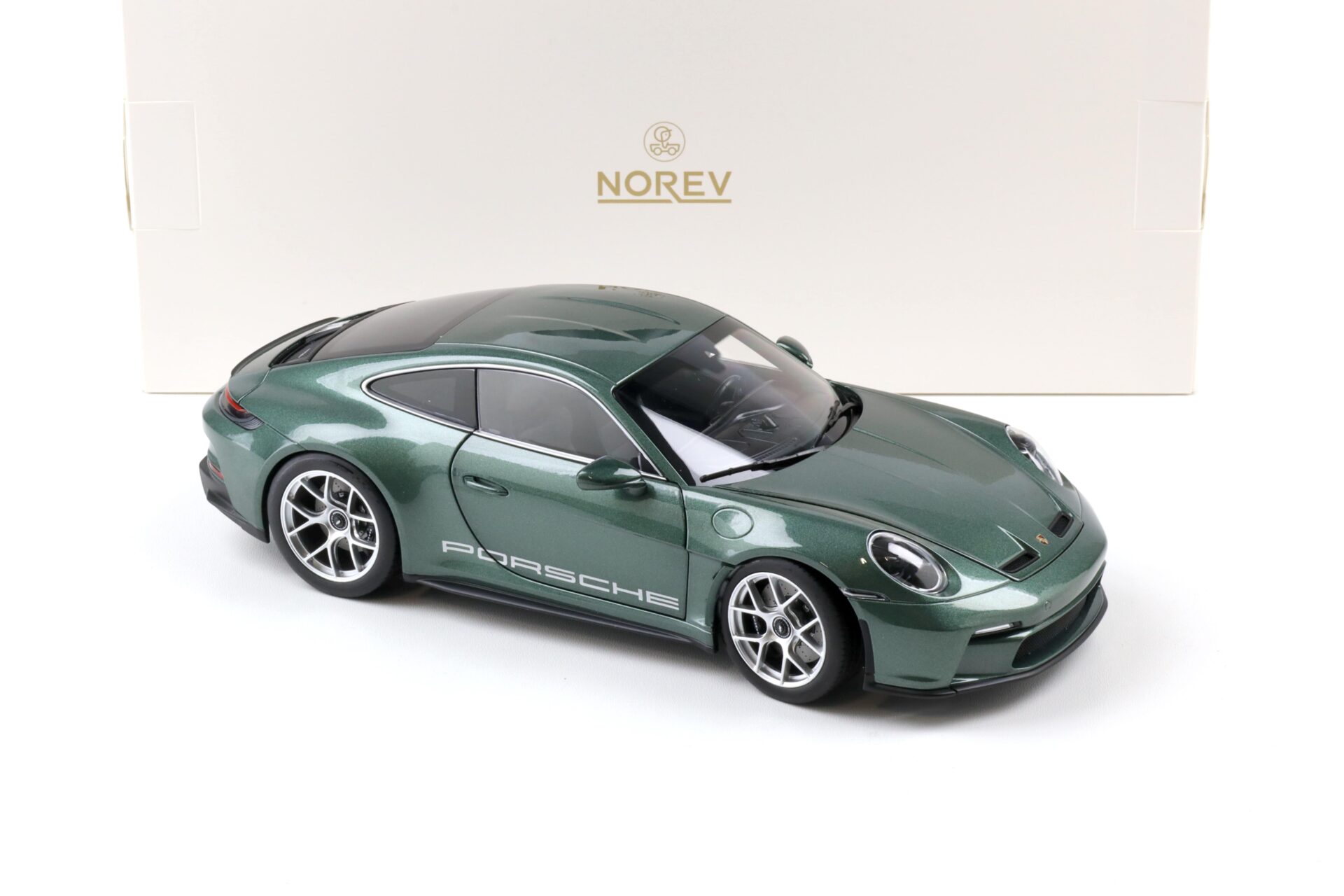 1:18 Norev Porsche 911 992 S/T Coupe 2023 Andre Lotterer Malachite green metallic