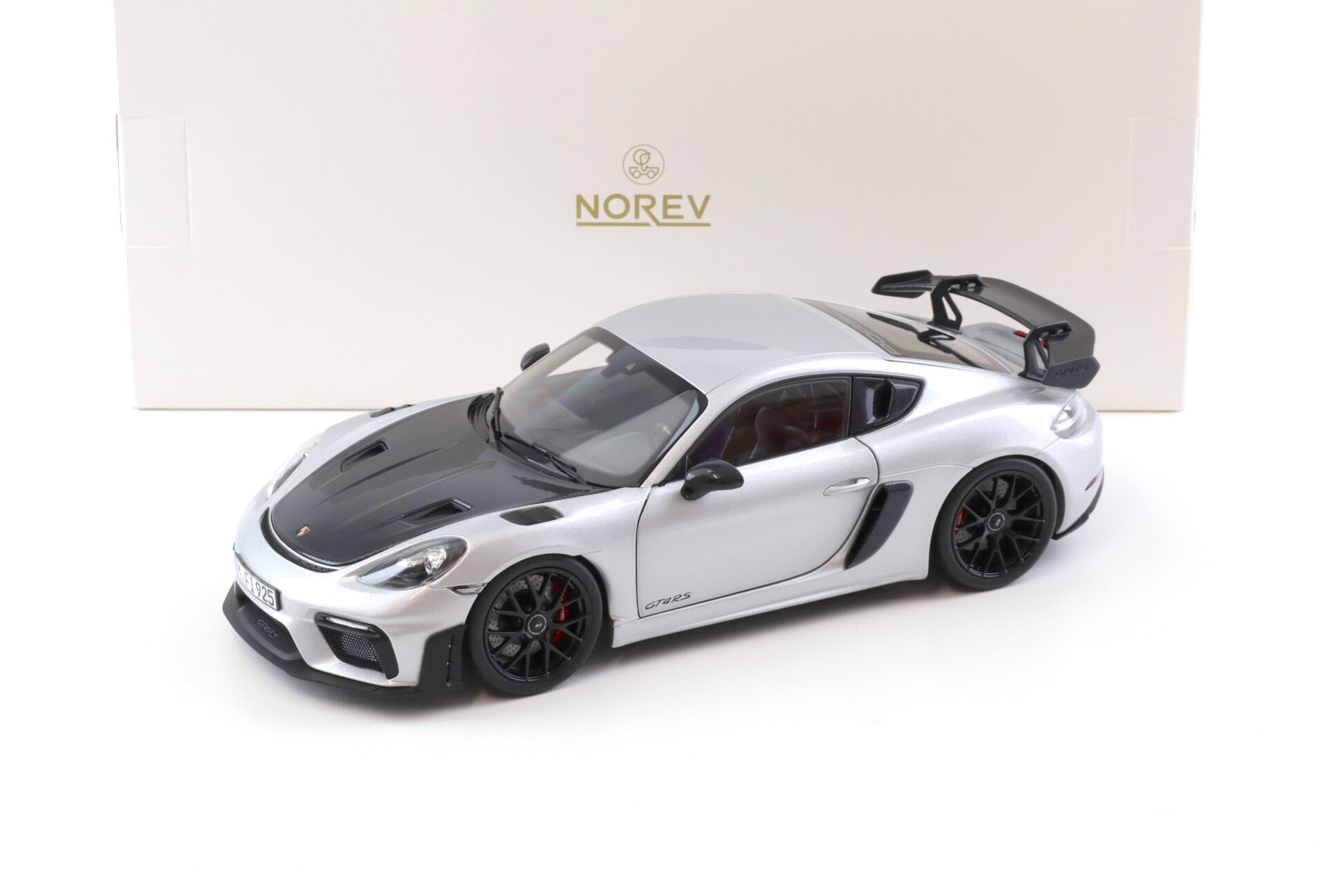 1:18 Norev ASIA Exclusive Porsche Cayman GT4 RS Weissach Package silver/ black