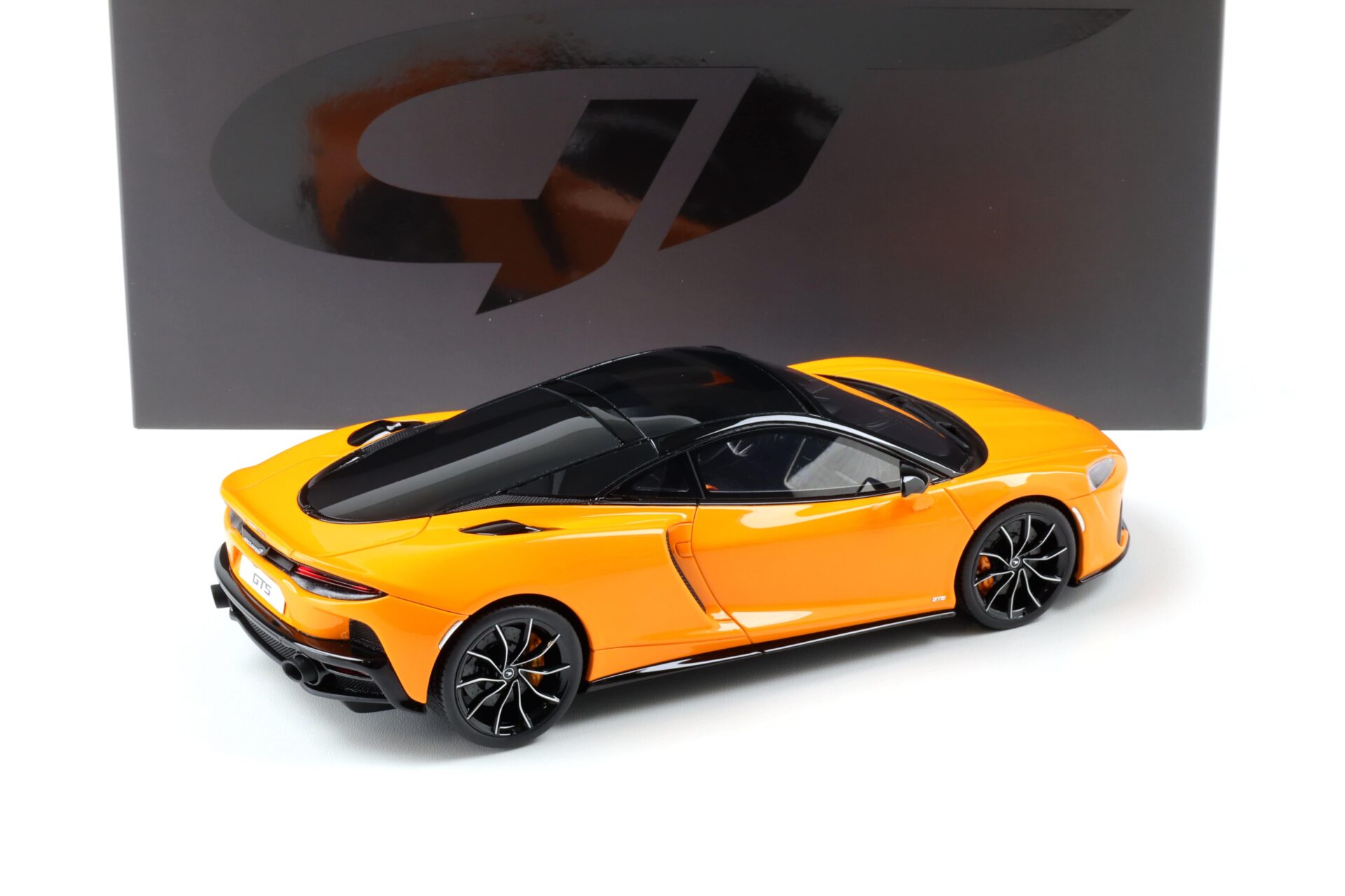 1:18 GT Spirit GT957 McLaren GTS Coupe 2025 orange/ black