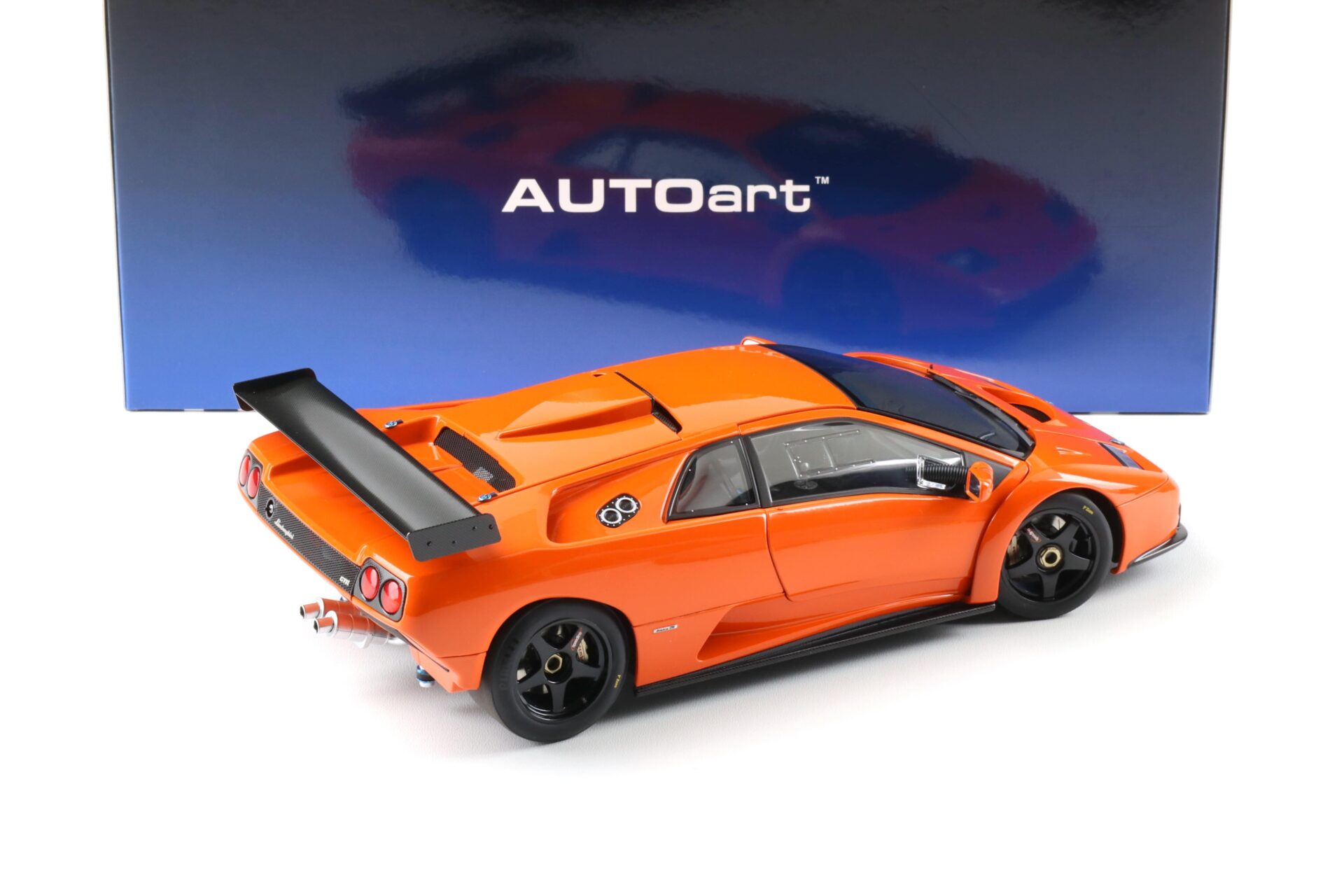 1:18 AUTOart Lamborghini Diablo GT-R Coupe 1999 Arancio Ishtar 79139