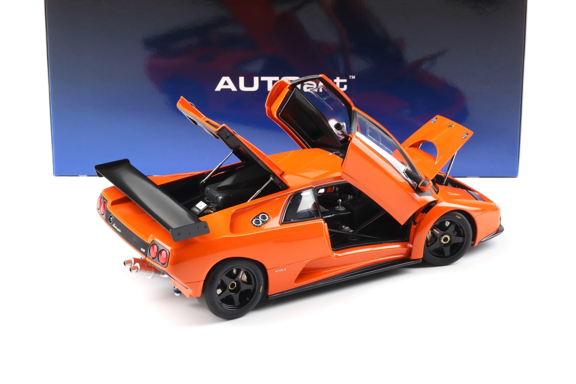 1:18 AUTOart Lamborghini Diablo GT-R Coupe 1999 Arancio Ishtar 79139
