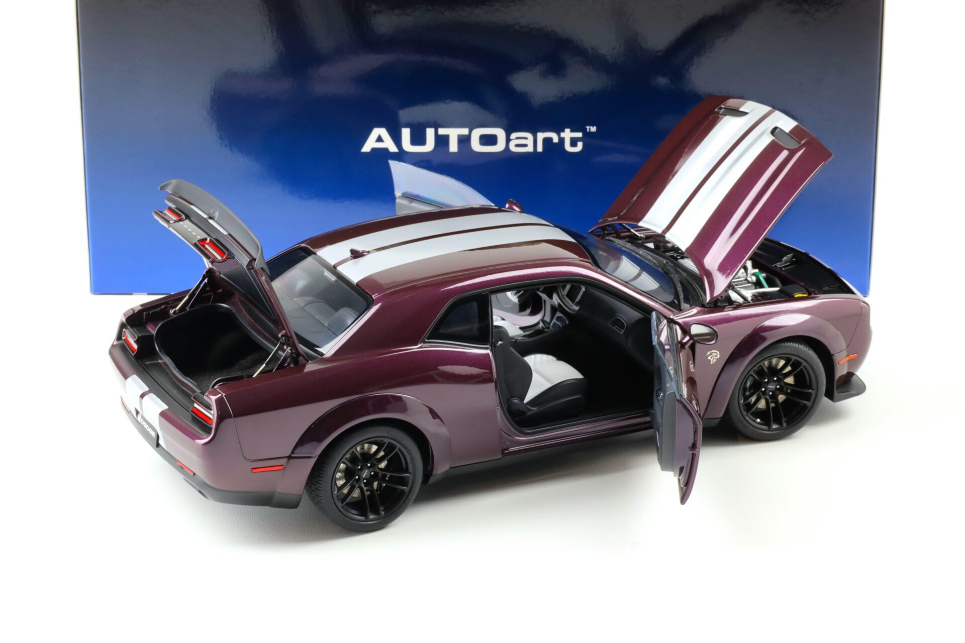 1:18 AUTOart Dodge Challenger SRT Jailbreak 2022 Hellraisin purple 71762