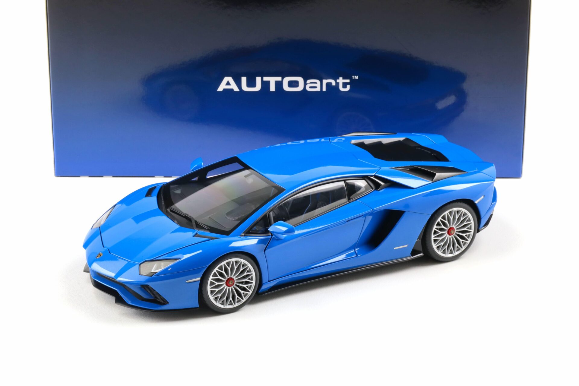 1:18 AUTOart Lamborghini Aventador S Coupe 2017 Blu Nila/ pearl blue 79134