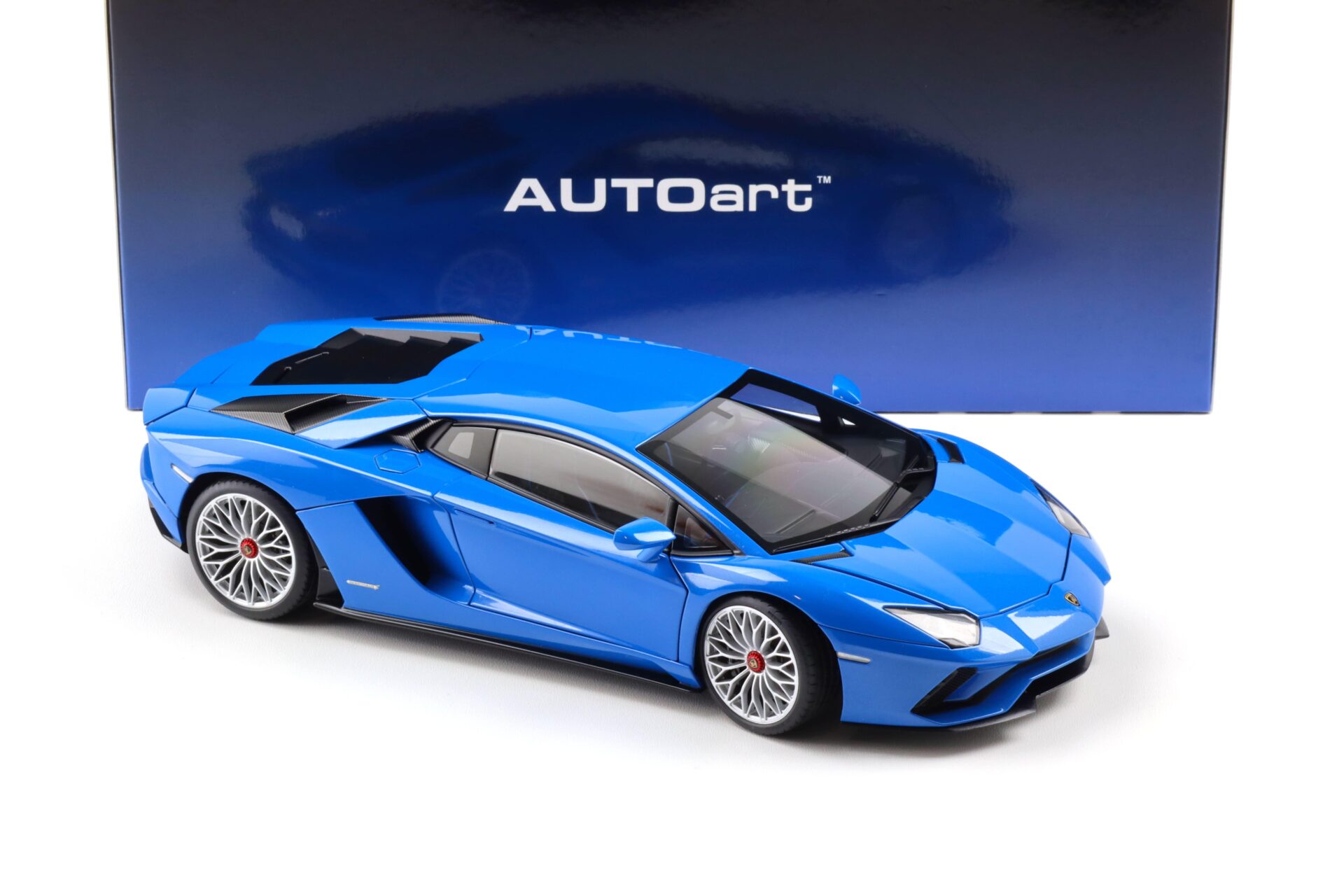 1:18 AUTOart Lamborghini Aventador S Coupe 2017 Blu Nila/ pearl blue 79134