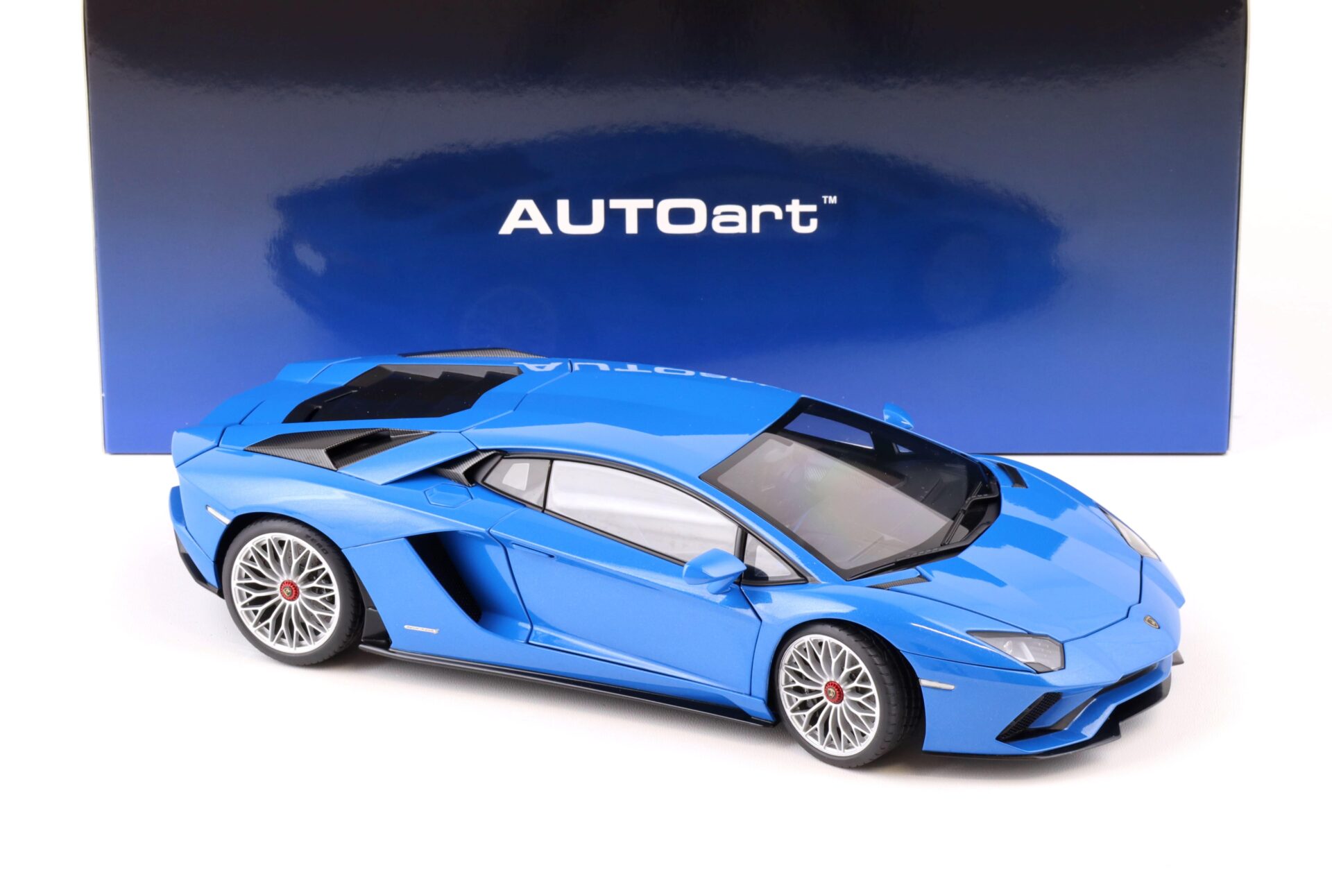 1:18 AUTOart Lamborghini Aventador S Coupe 2017 Blu Nila/ pearl blue 79134