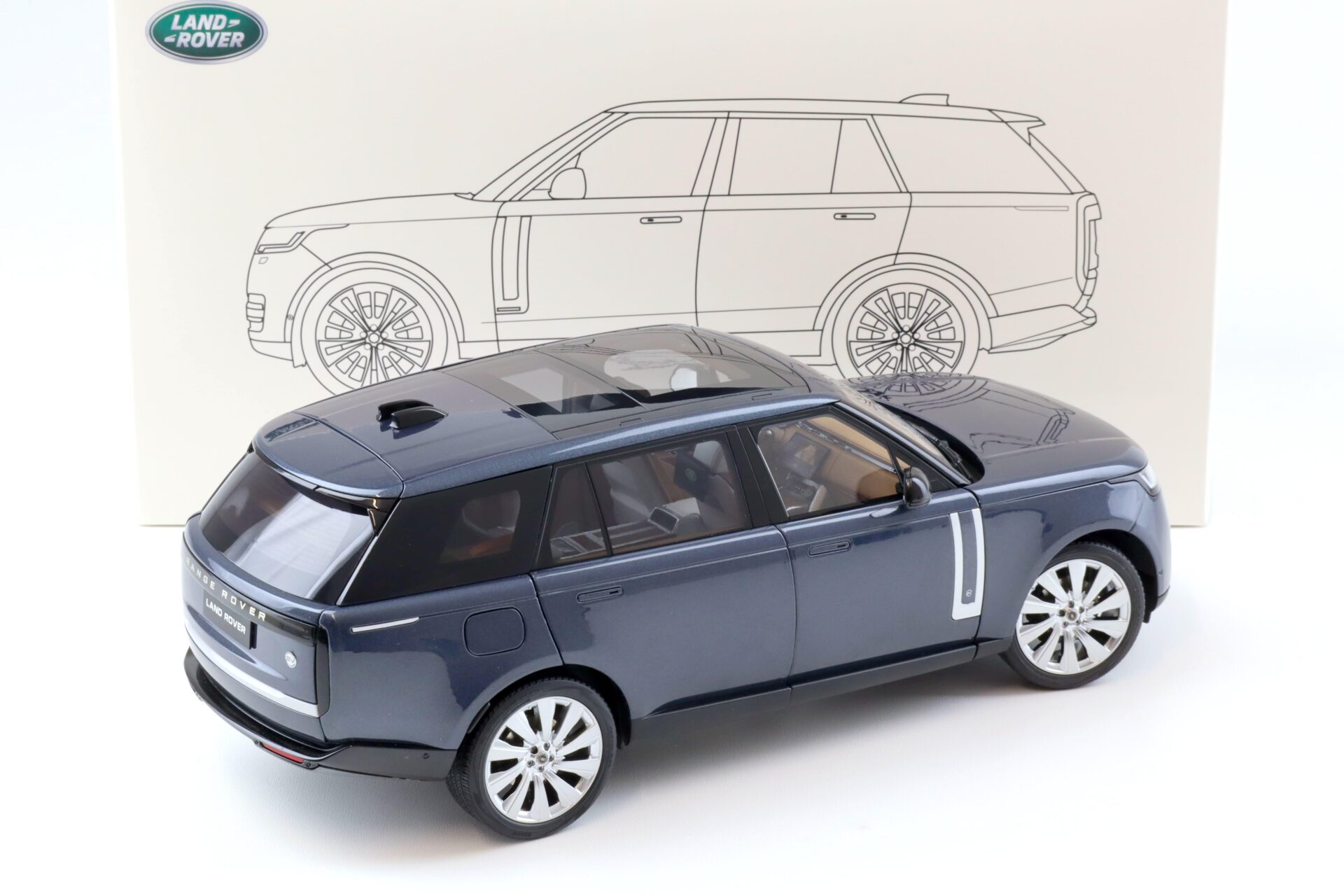 1:18 LCD Models Land Rover Range Rover SV SERENITY blue metallic 2022 LCD18017-BU