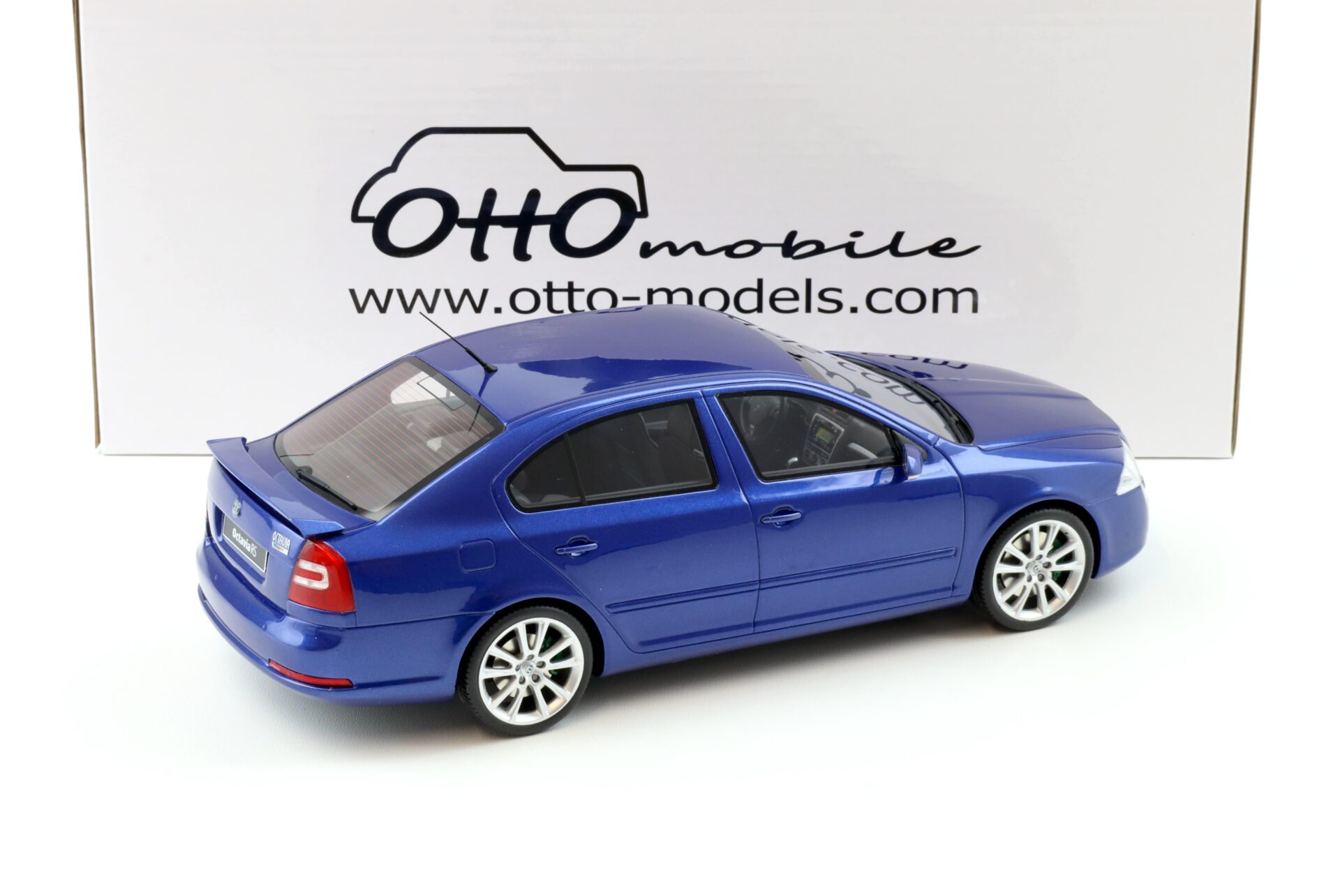1:18 OTTO mobile OT478 Skoda Octavia RS 2.0 TFSI Limousine Race blue metallic 2006