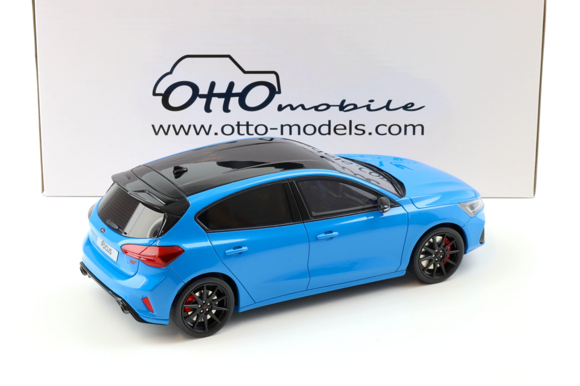 1:18 OTTO mobile OT1186 Ford Focus ST Edition Azure blue 2024