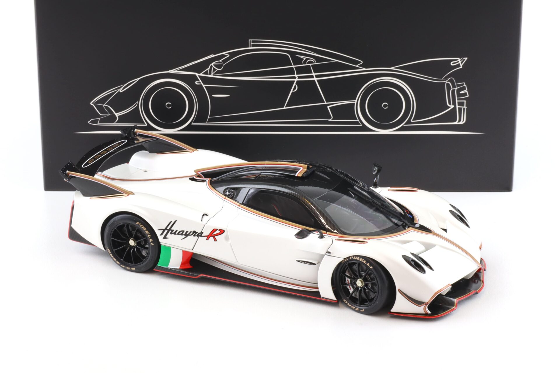 1:18 LCD Models Pagani Huayra R 2021 pearl white LCD18012-PW