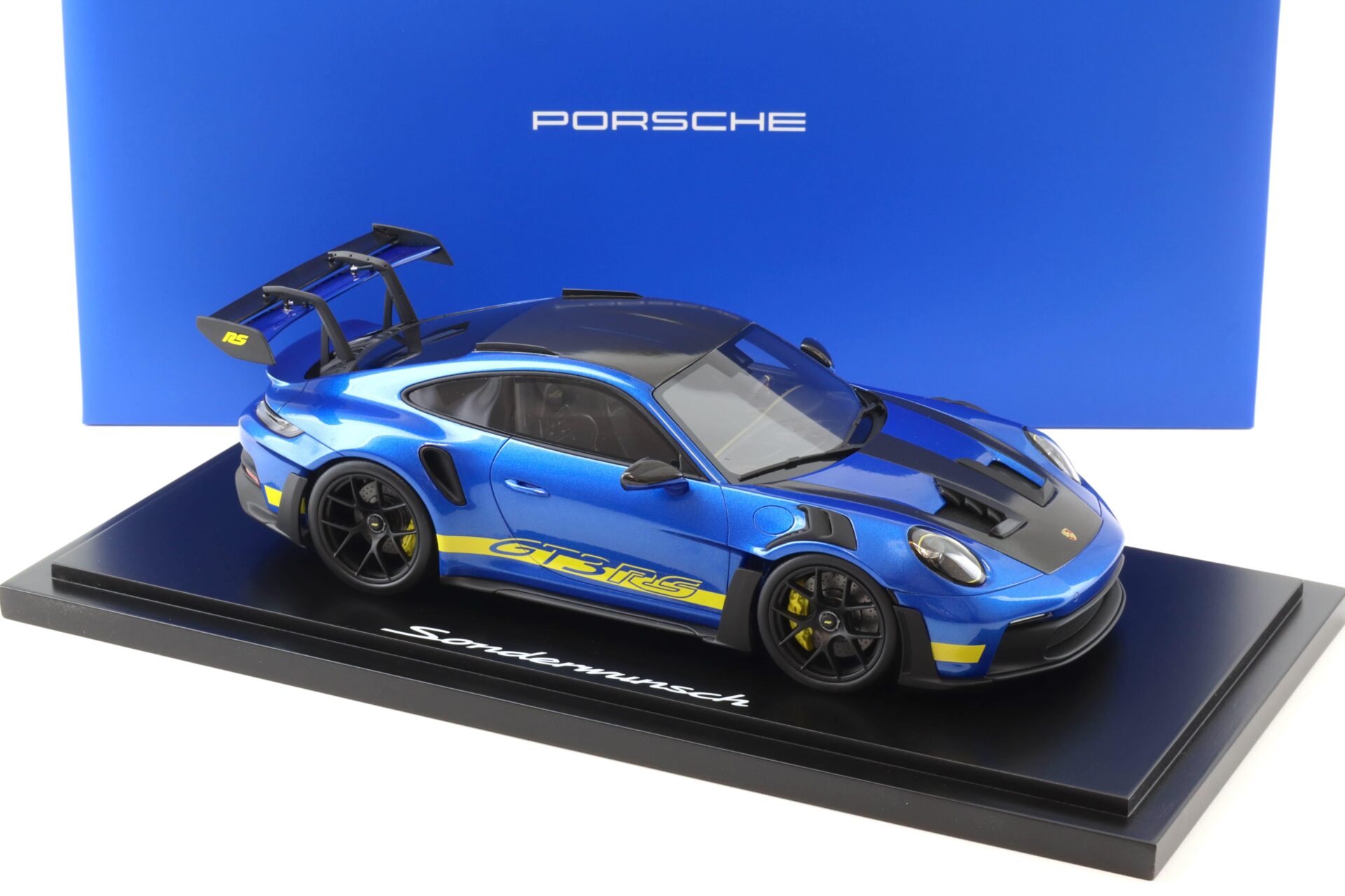 1:18 Spark Porsche 911 992 GT3 RS Saphirblue Limited 300 pcs MAP Porsche Museum