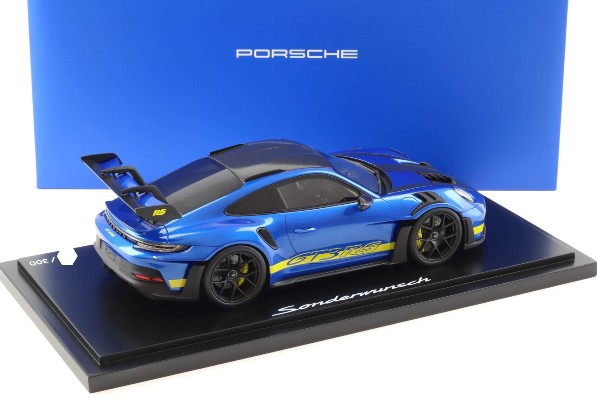 1:18 Spark Porsche 911 992 GT3 RS Saphirblue Limited 300 pcs MAP Porsche Museum