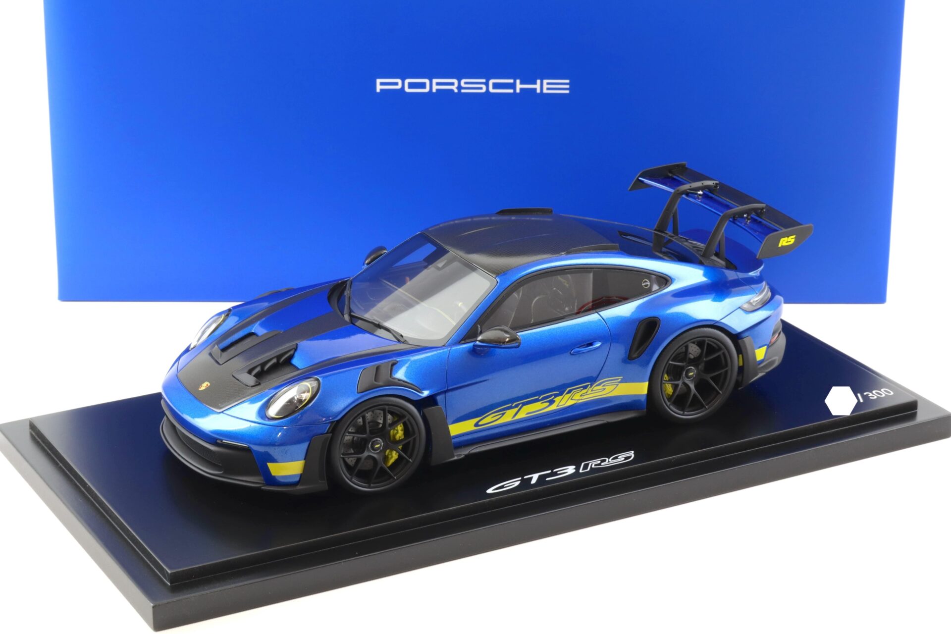 ID 100777 orig.jpg 1:18 Spark Porsche 911 992 GT3 RS Saphirblue Limited 300 pcs MAP Porsche Museum