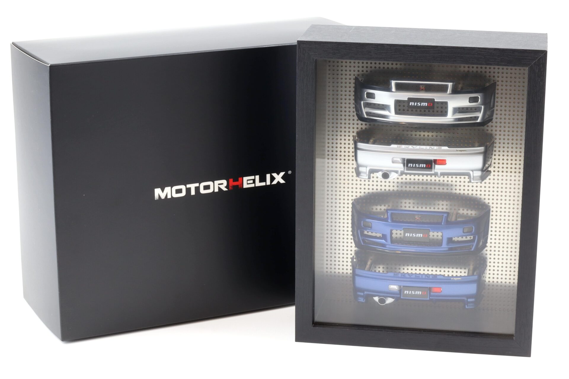1:18 Motorhelix Nissan Skyline R34 Bumper Frame Display silver + blue M91005