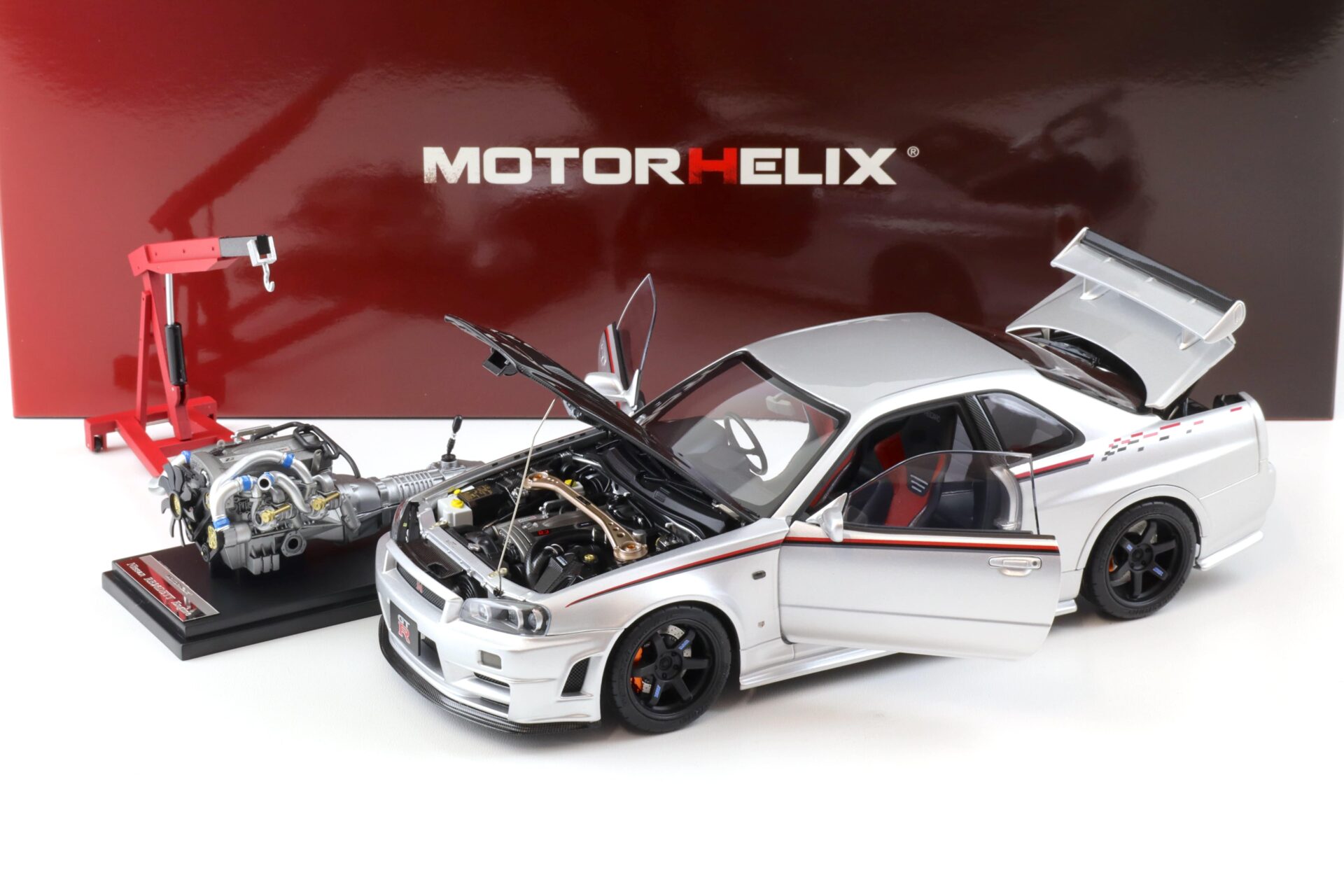 1:18 Motorhelix Nissan Skyline GT-R R34 Nismo CRS silver/ Carbon hood M83431
