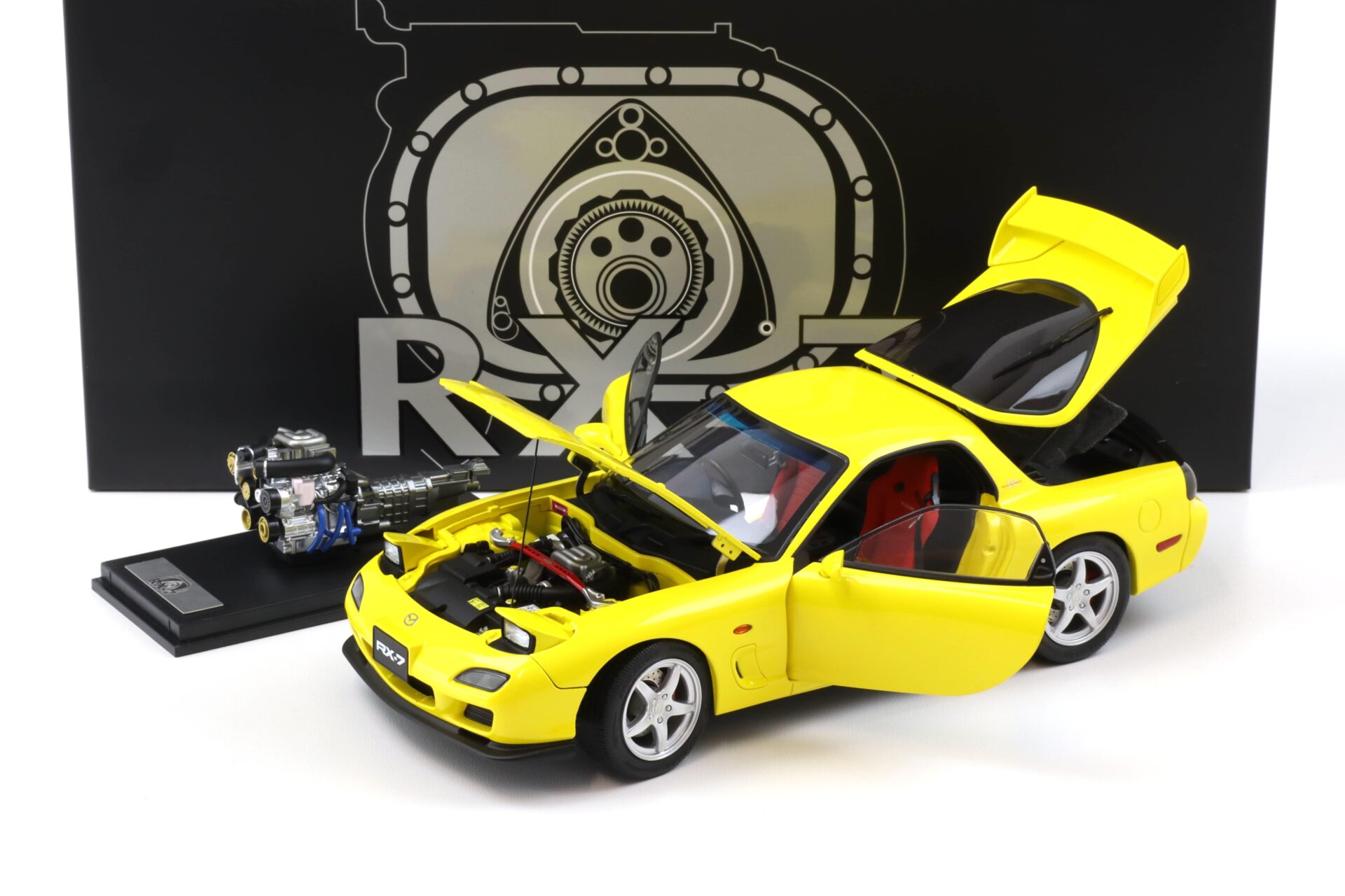 1:18 Polar Master Mazda RX-7 Bathurst R Coupe yellow with engine PLM22-001-5