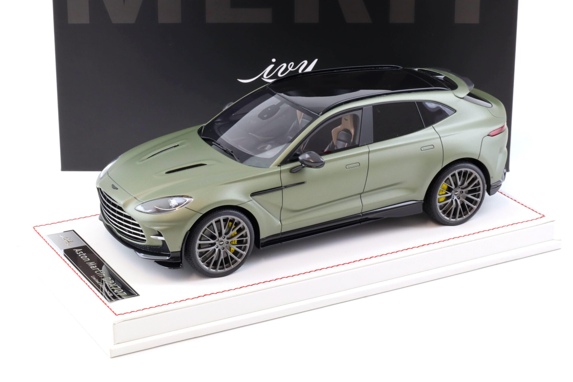1:18 IVY Model Merit Aston Martin DBX 707 Olive green matt - Limited 30 pcs.
