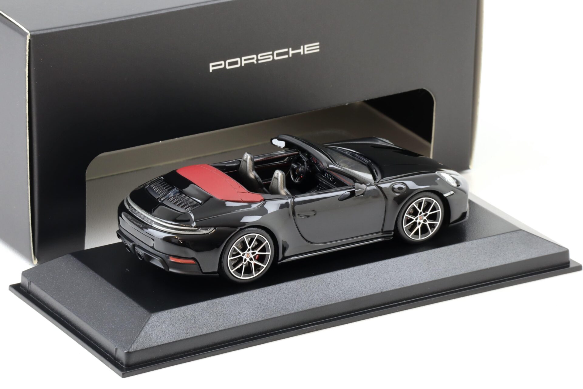 1:43 Minichamps Porsche 911 992.2 Carrera GTS Cabriolet black WAP DEALER