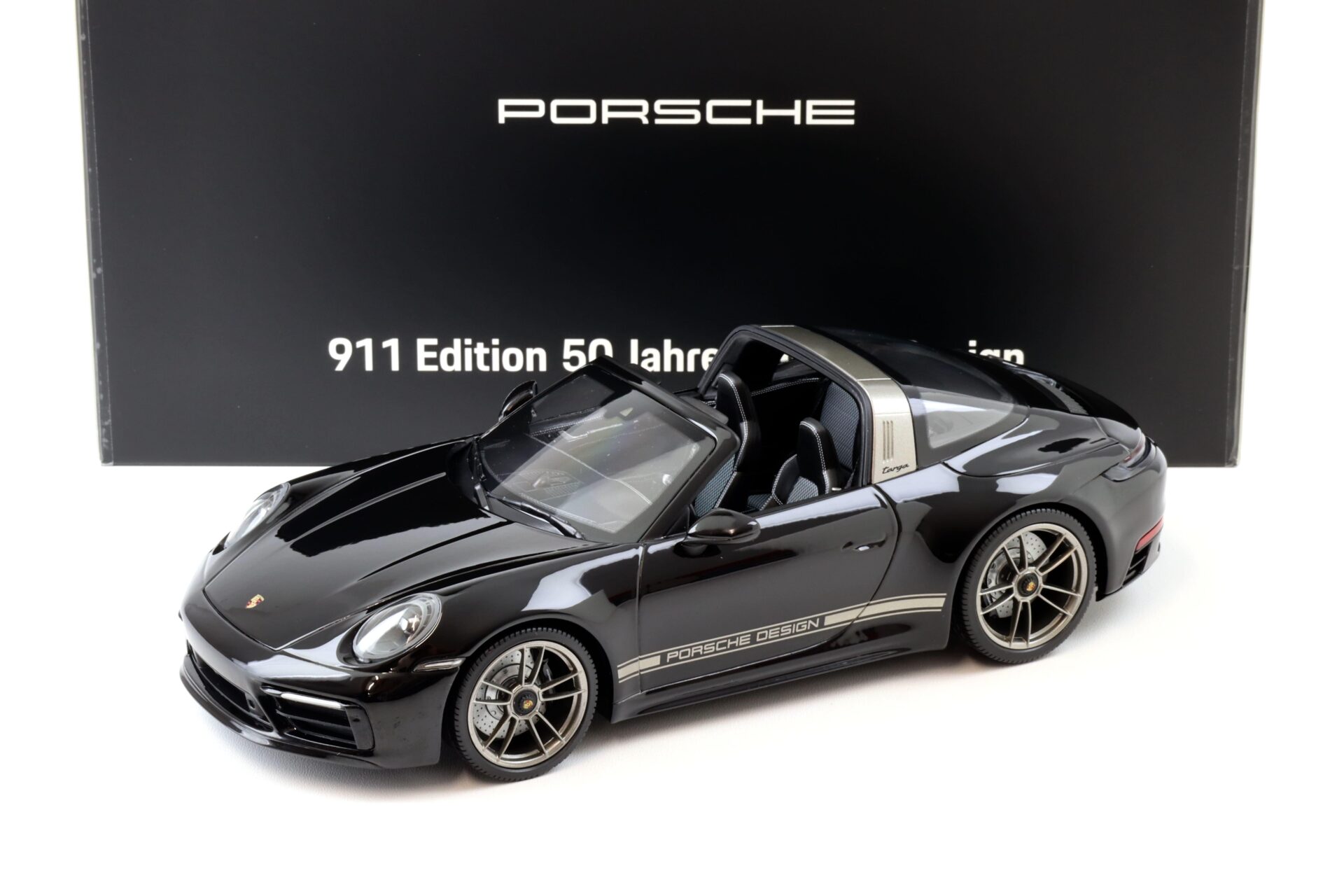 ID 101227 orig.jpg 1:18 Minichamps Porsche 911 992 Targa 4 GTS black 50 Jahre Porsche Design WAP DEALER