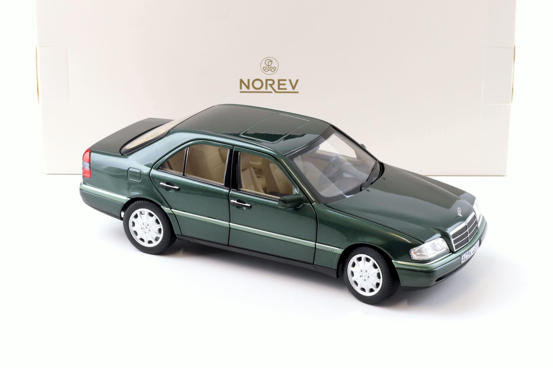 1:18 Norev Mercedes C-Klasse W202 Limousine 1993 Malachite green metallic