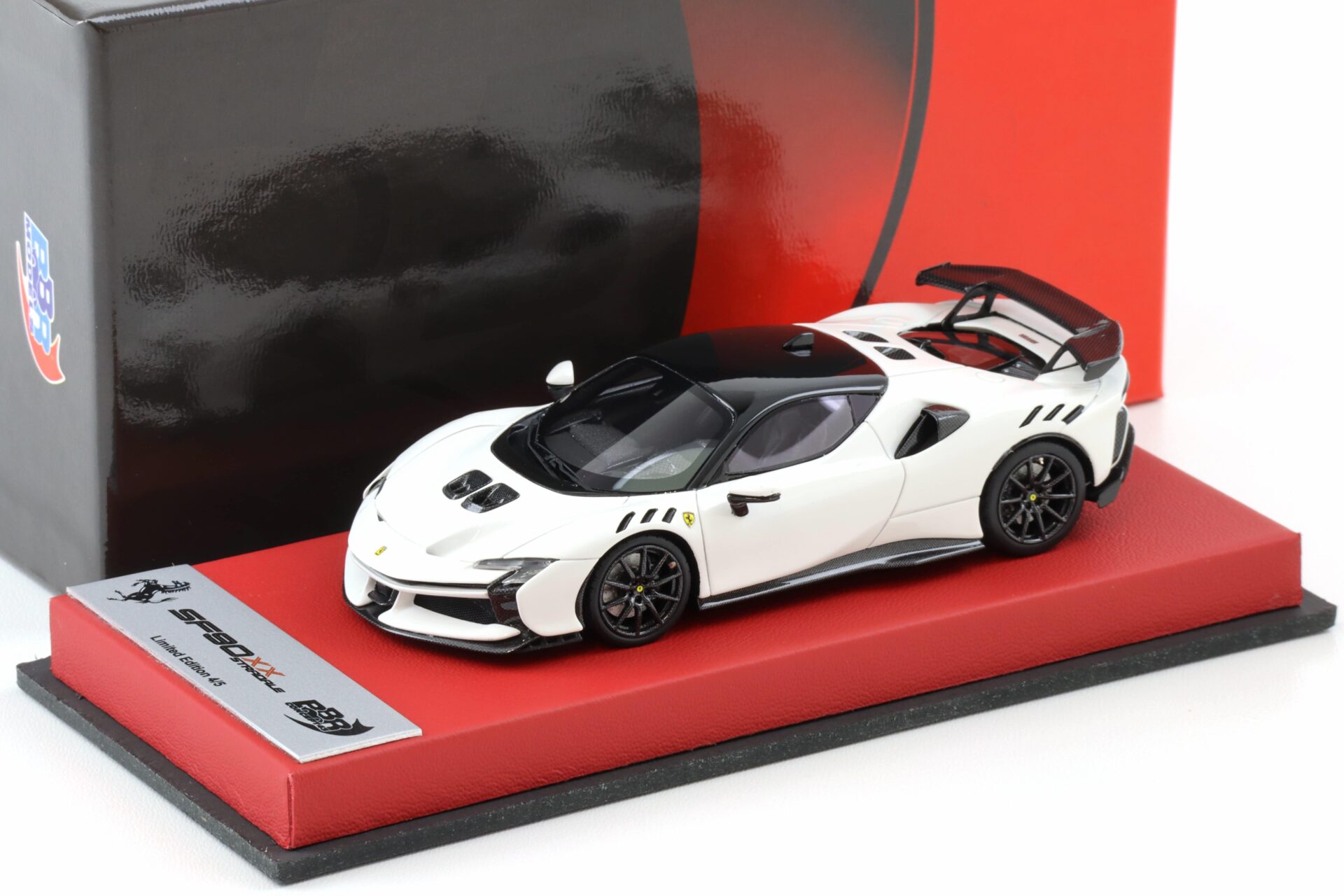 ID 101586 orig.jpg 1:43 BBR Ferrari SF90XX Stradale Bianco Cervino with leather base - Limited 5 pcs.