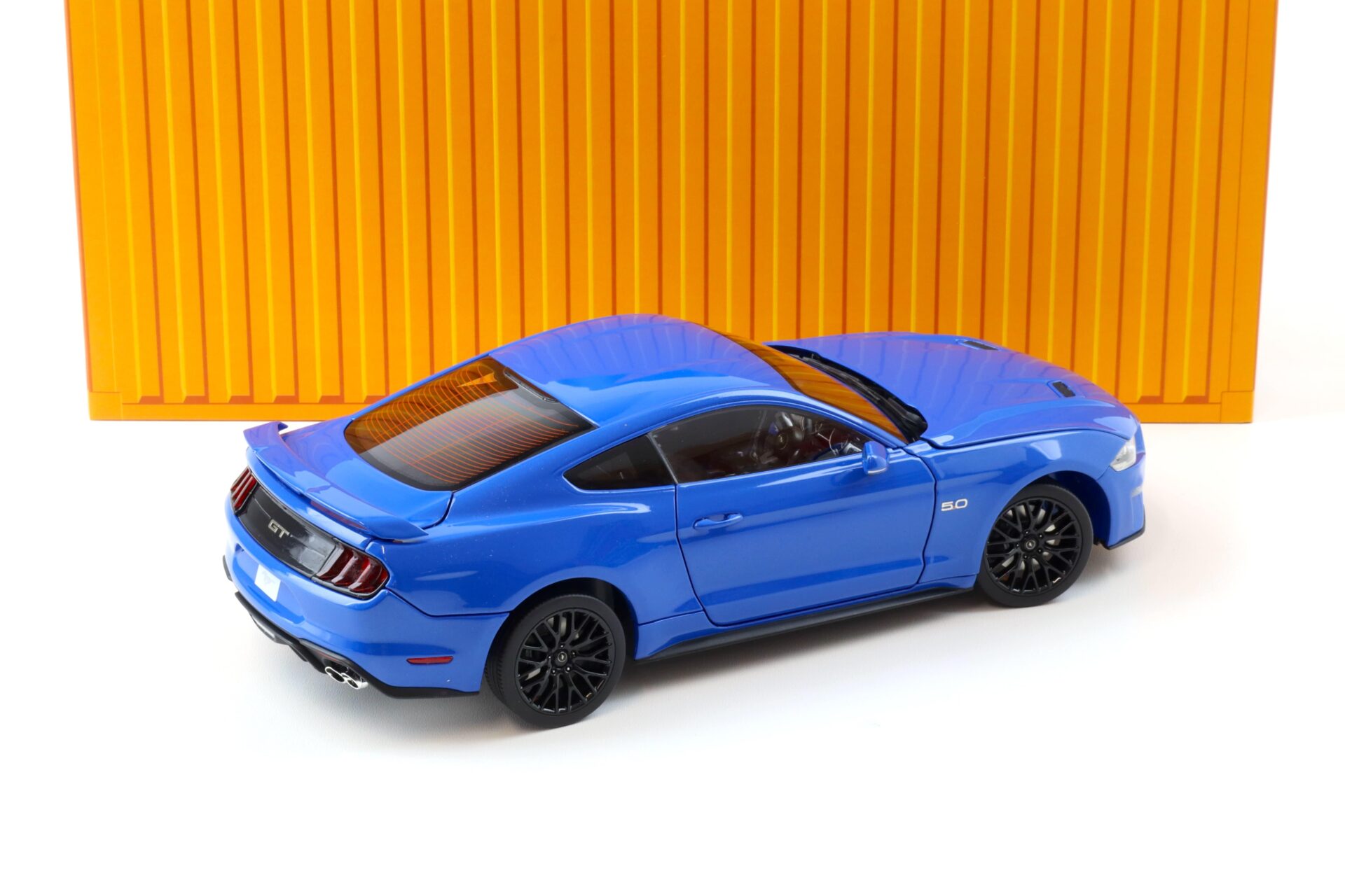 1:18 Diecast Masters 2019 Ford Mustang GT 5.0 Coupe RHD Kona blue metallic