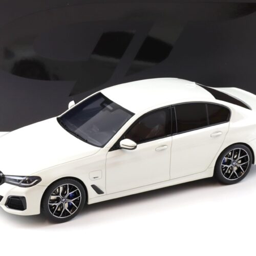 1:18 GT Spirit GT496 BMW 5 Series G30 545E xDrive Limousine M-Sport Alpine white 2023