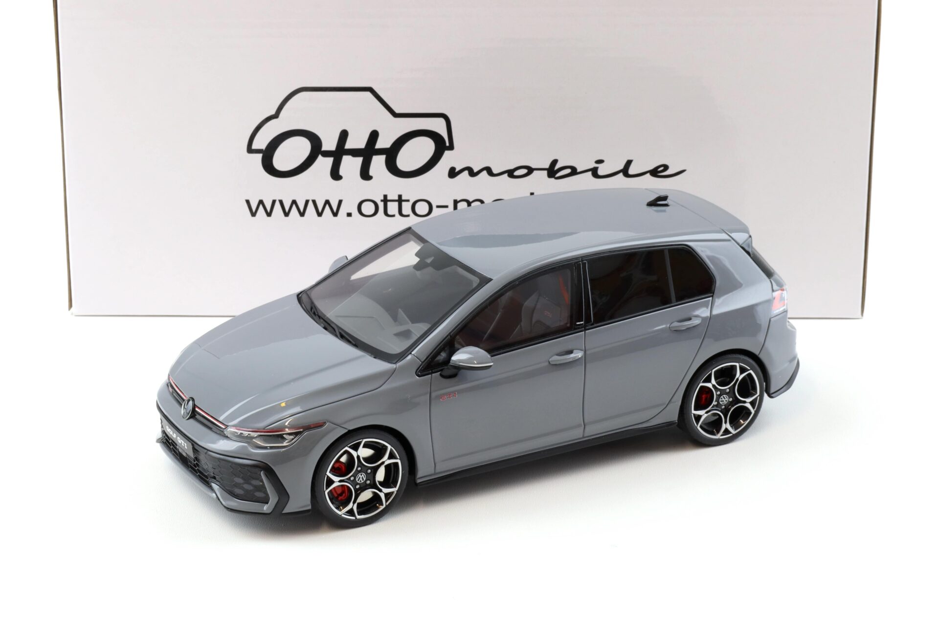 1:18 OTTO mobile OT1137 VW Golf 8 GTI Moonstone grey 2024