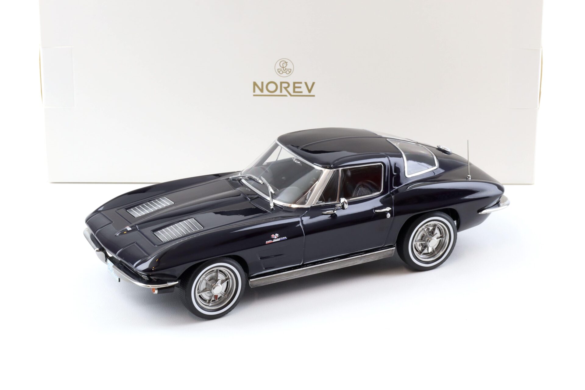 1:18 Norev Chevrolet Corvette Sting Ray Coupe 1963 Daytona blue - Limited 200 pcs.