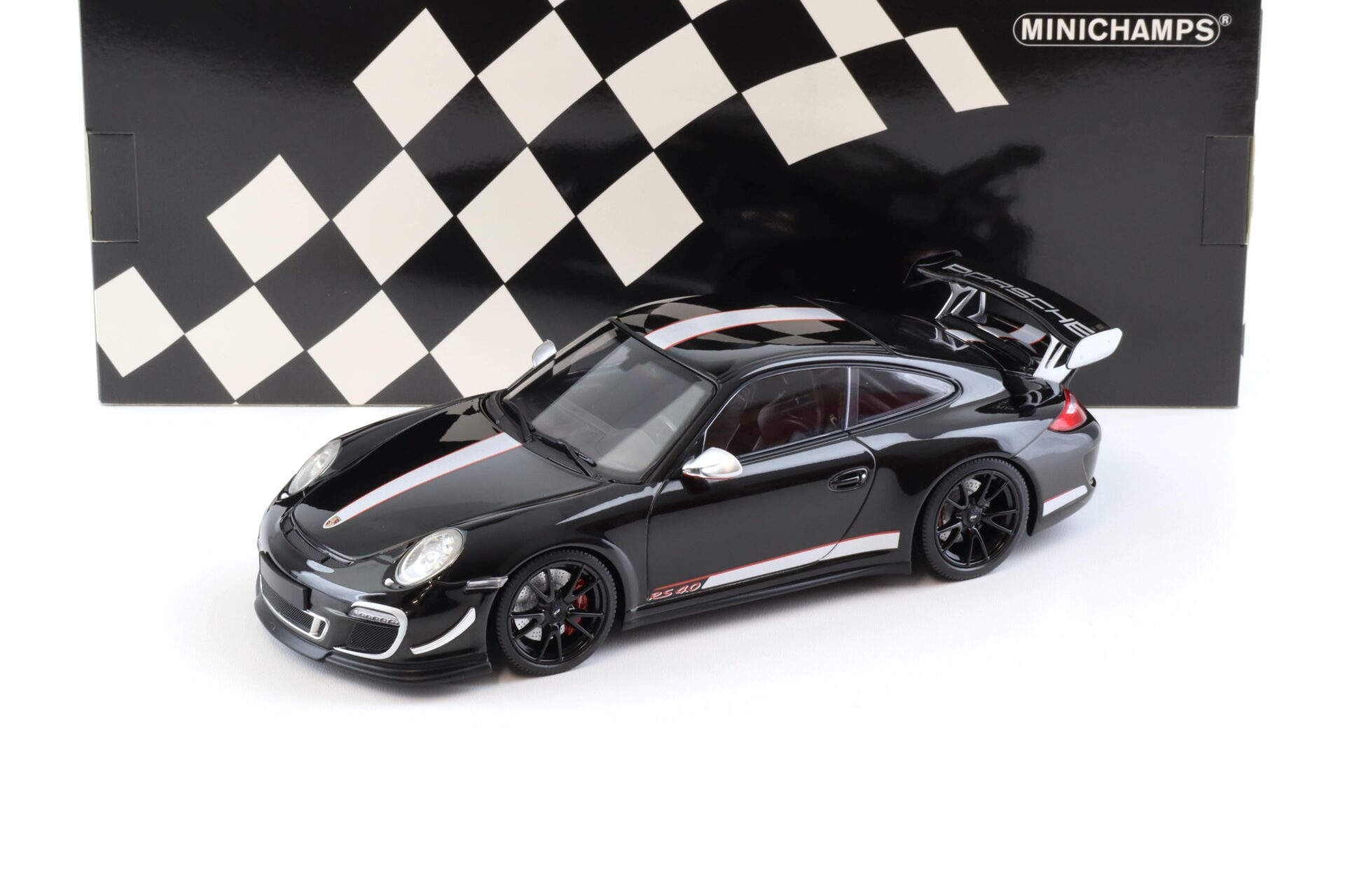 1:18 Minichamps Porsche 911 997.2 GT3 RS 4.0 Coupe 2011 black/ silver