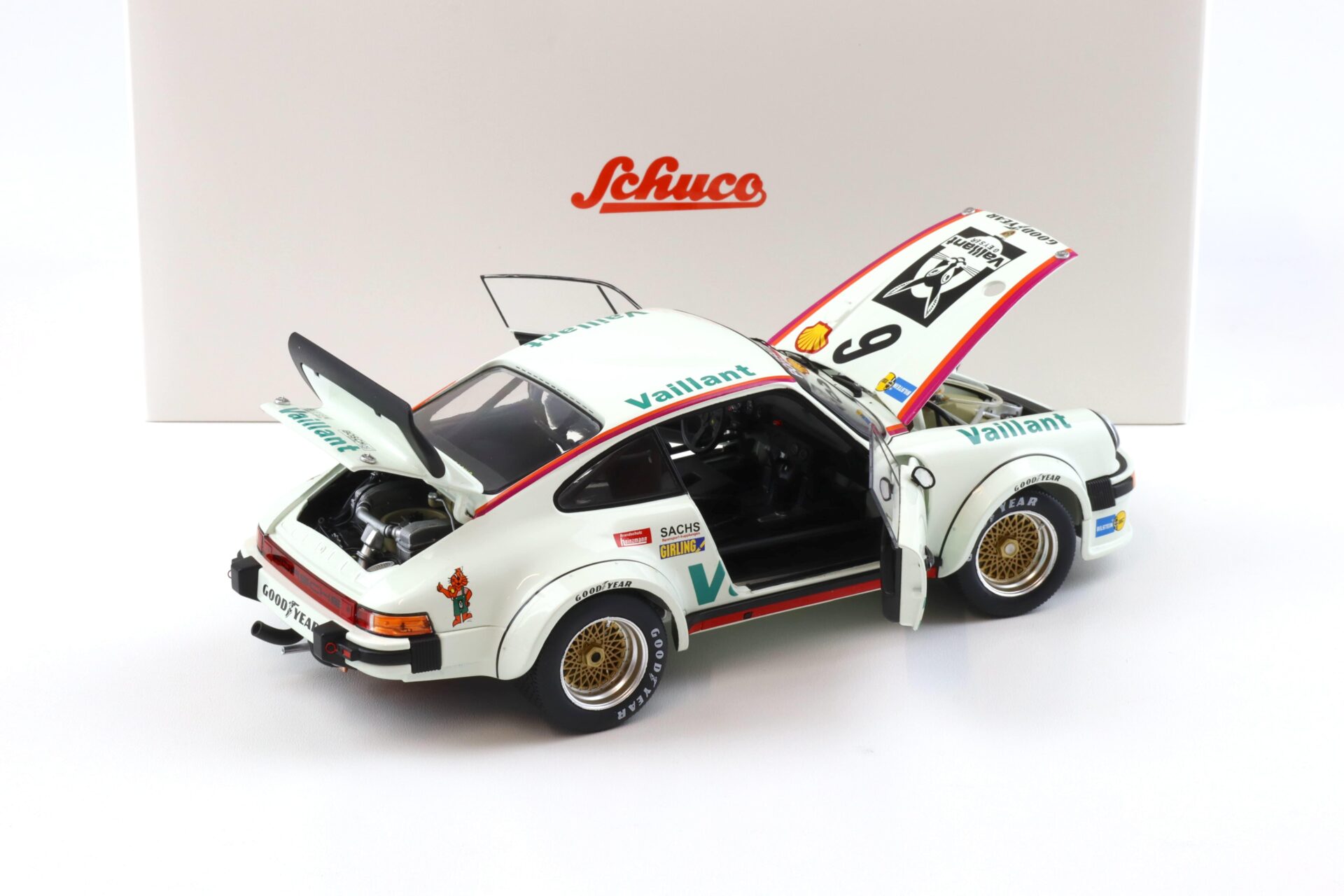 1:18 Schuco Kremer Porsche 934 RSR #6 Wollek Vaillant GT Championship Norisring