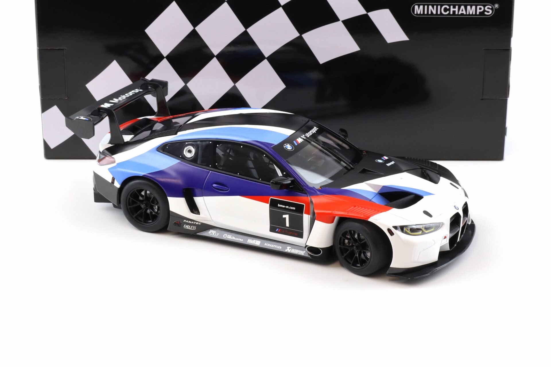 1:18 Minichamps BMW M4 GT3 Presentation 2021 #1 white/blue/red