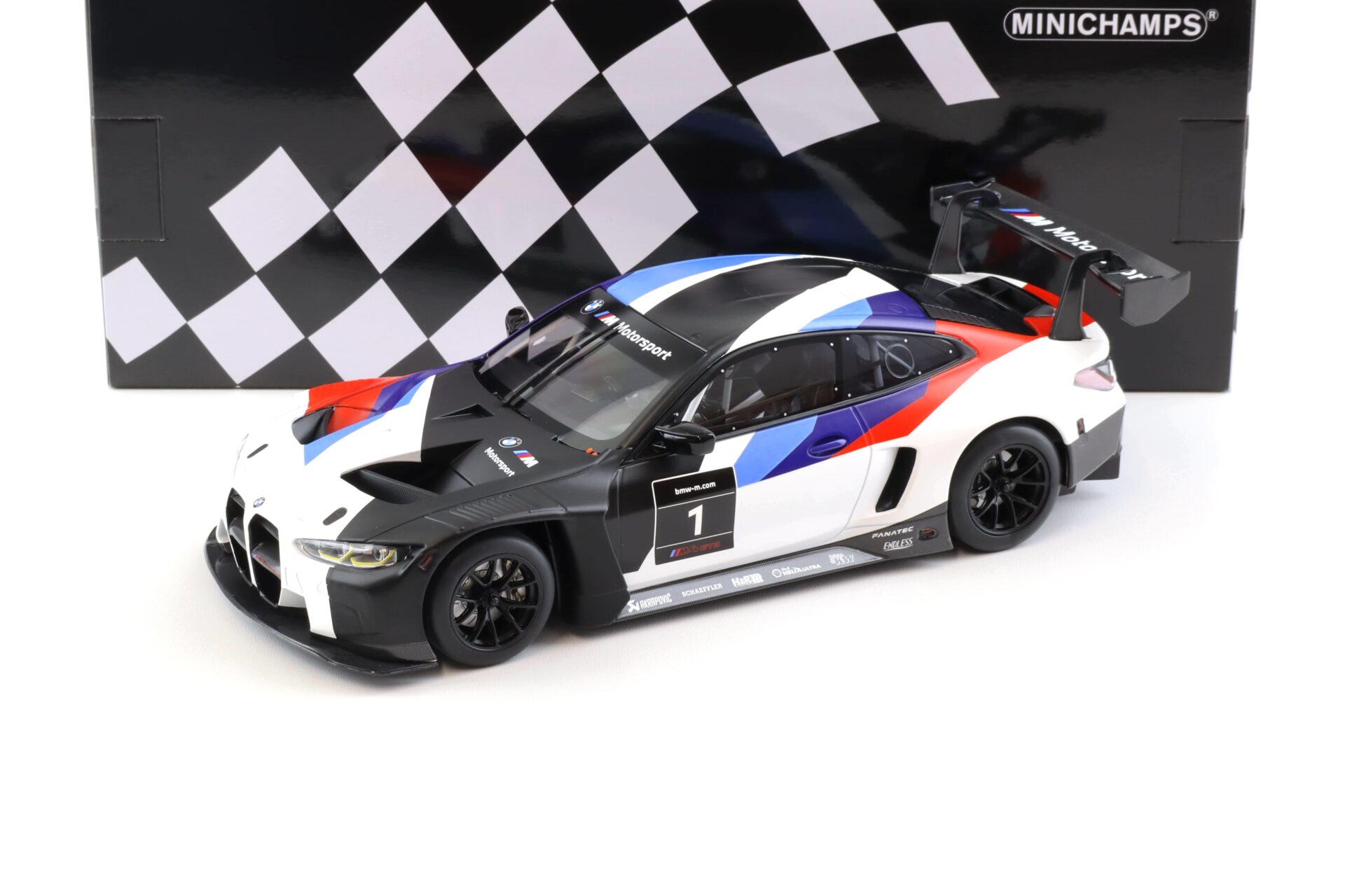 1:18 Minichamps BMW M4 GT3 Presentation 2021 #1 white/blue/red