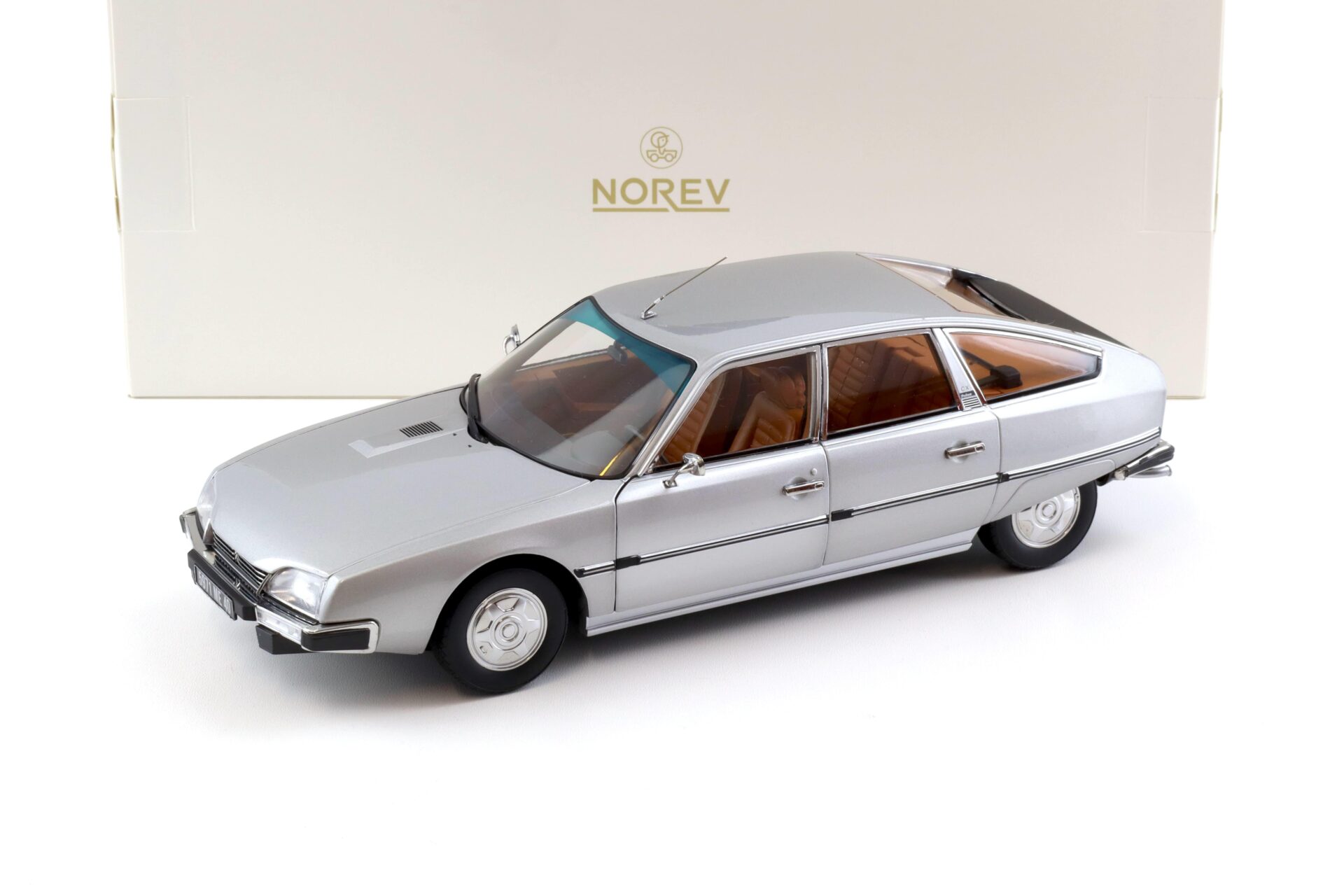 1:18 Norev Citroen CX 2200 Pallas 1976 Largentiere grey 181810