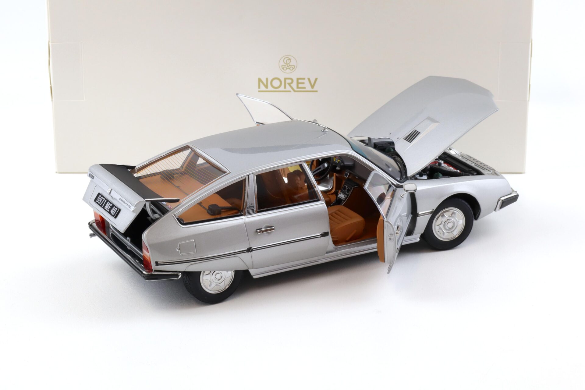 1:18 Norev Citroen CX 2200 Pallas 1976 Largentiere grey 181810
