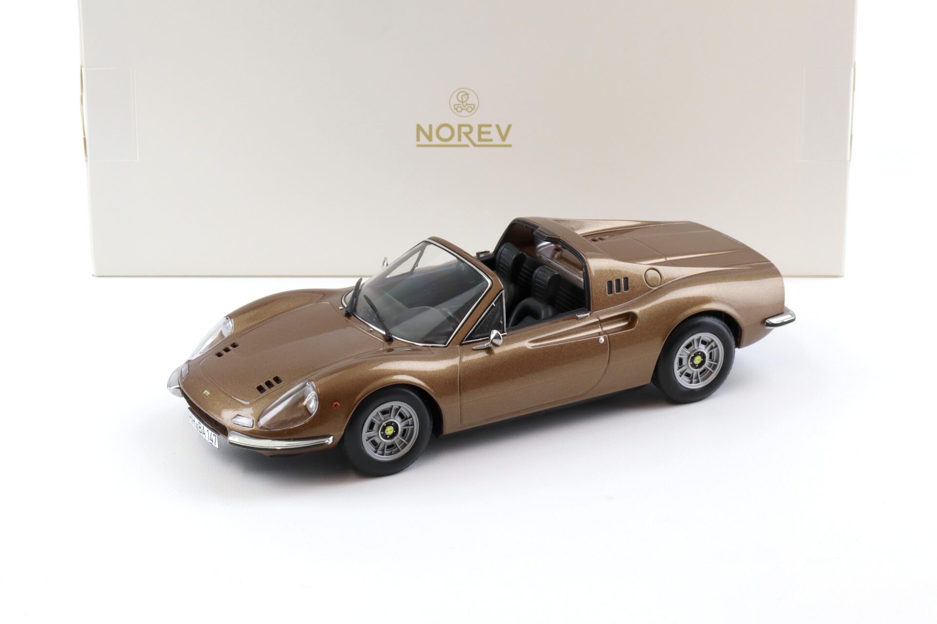 1:18 Norev Ferrari Dino 246 GTS 1970 Nocciola metallic 187815 - Limited 200 pcs.