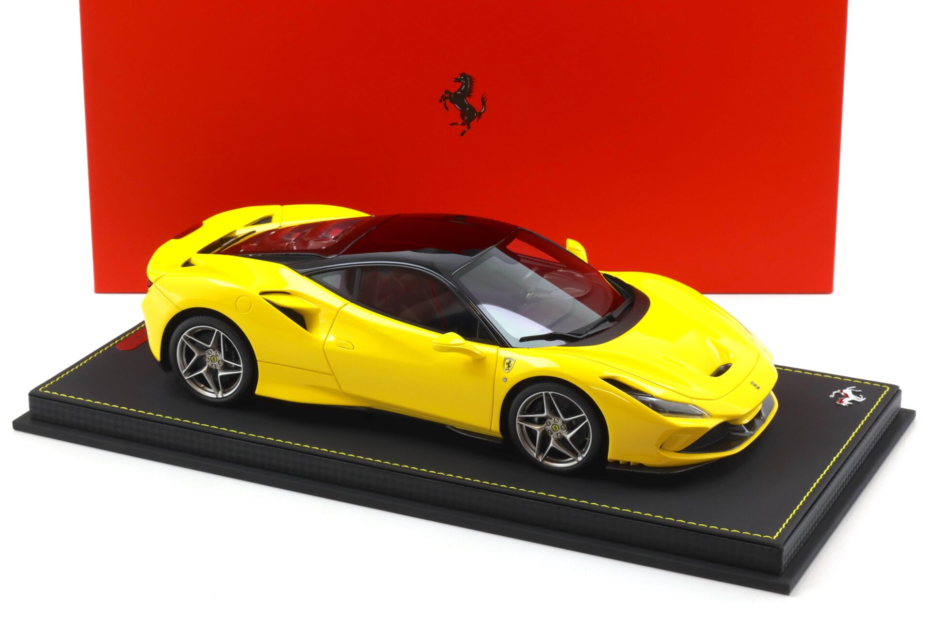 1:18 BBR Ferrari F8 Tributo Giallo Modena/ black roof - Limited 24 pcs.