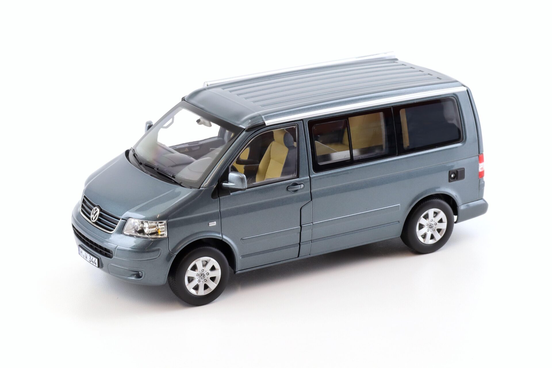 1:18 Norev VW T5 California 2003 Off-Road grey metallic - Limited 1000 pcs.