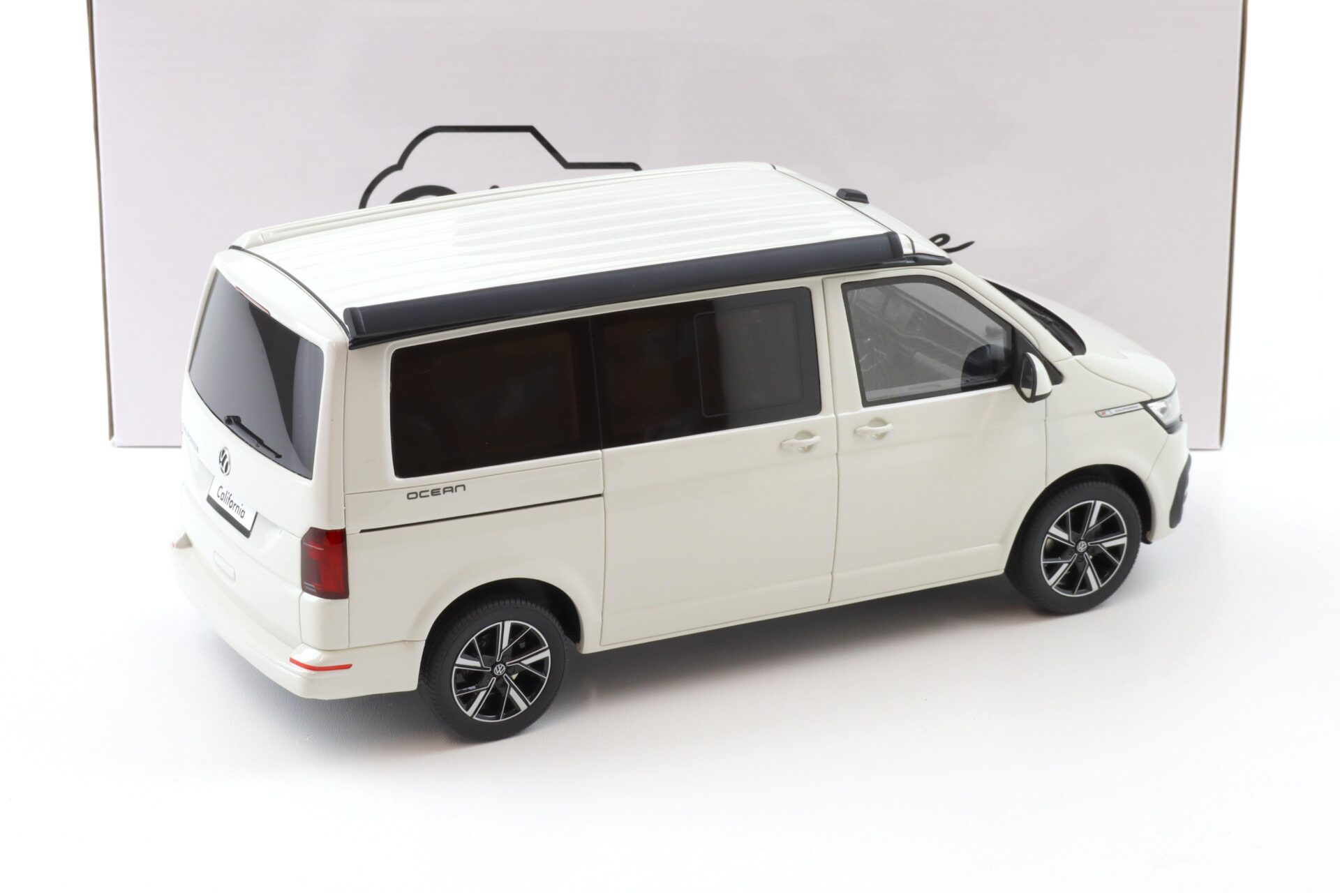 1:18 OTTO mobile OT488 VW T6.1 California Ocean Candy white 2021