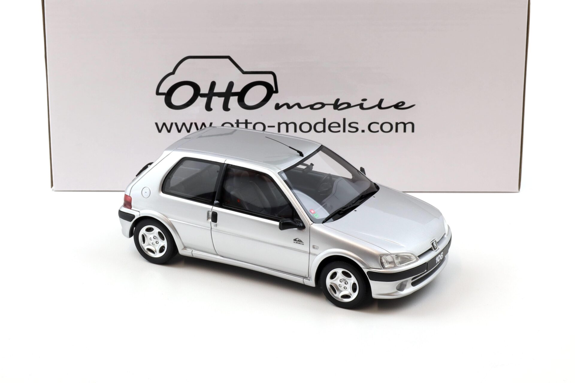 1:18 OTTO mobile OT1177 Peugeot 105 Quicksilver Gris Quarz silver 2000