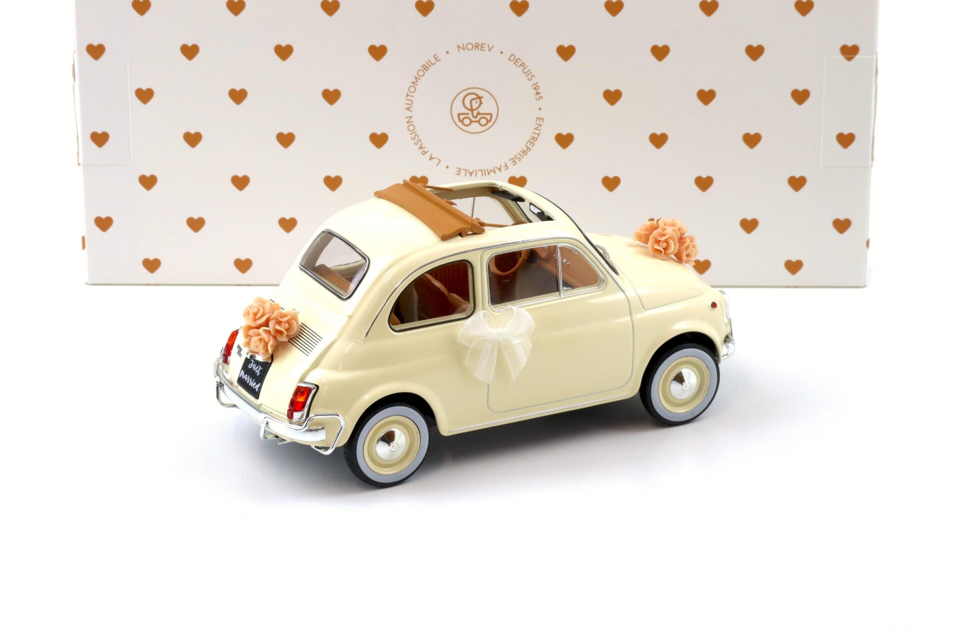 1:18 Norev Fiat 500 L 1968 Ivory Wedding Gift
