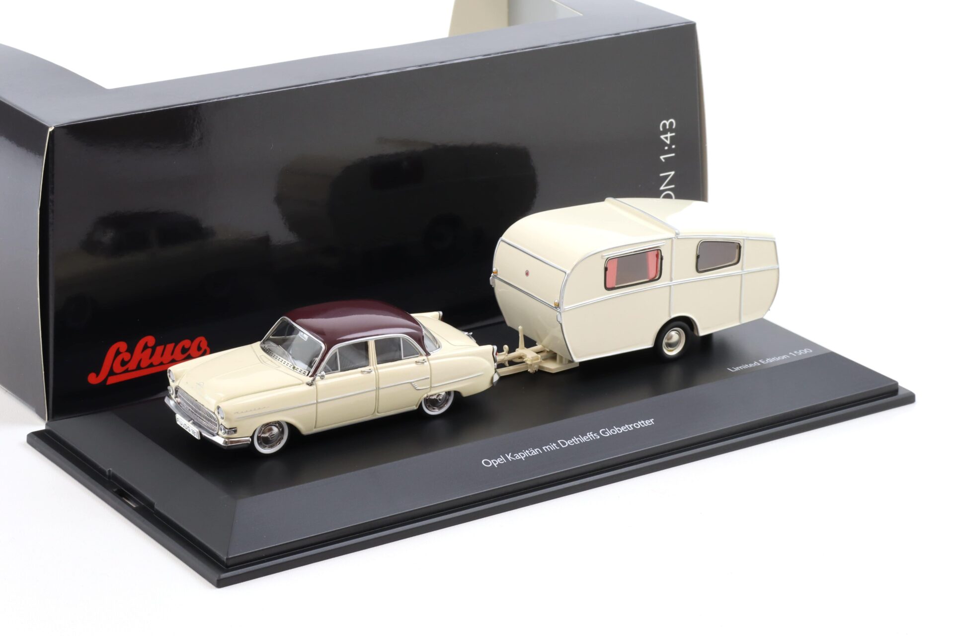 1:43 Schuco Opel Kapitän mit Dethleffs Globetrotter Wohnwagen beige/ white