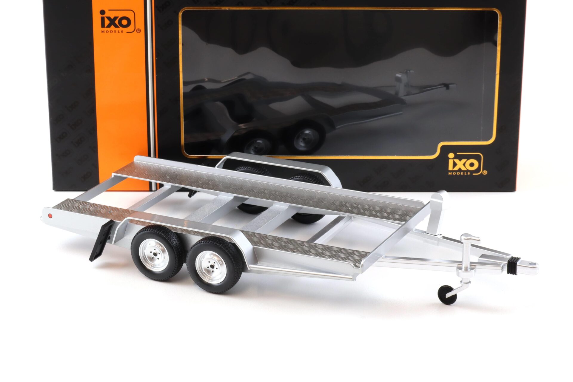 1:18 IXO Zubehör Autoanhänger Anhänger Car Trailer silver
